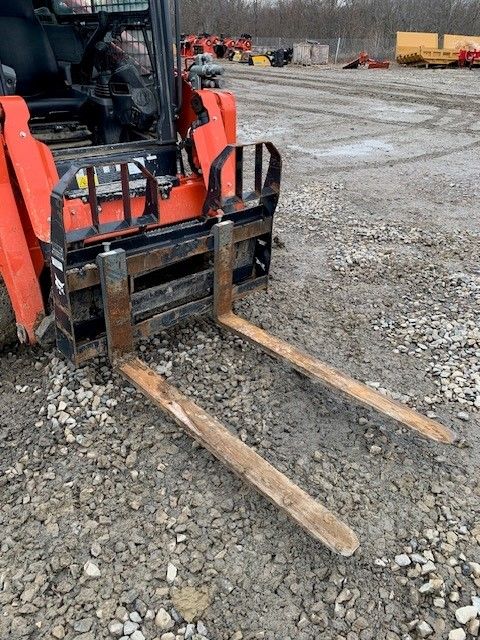 48" SKID STEER FORKS Photo 3 Thumbnail