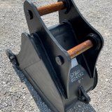 18" EXCAVATOR DIGGING BUCKET 50MM PIN Photo 1