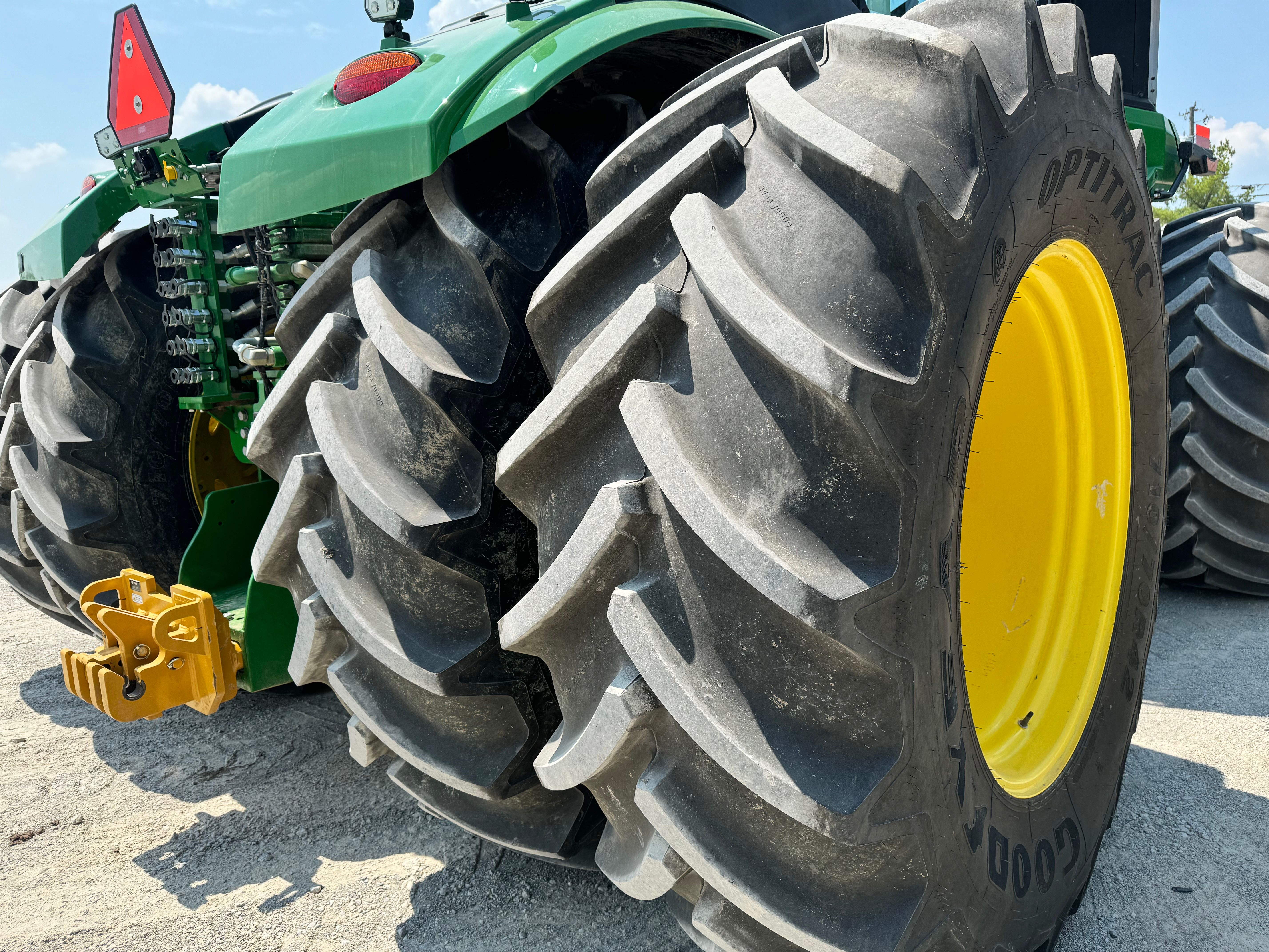 2022 JOHN DEERE 9R 590 Photo 11 Thumbnail