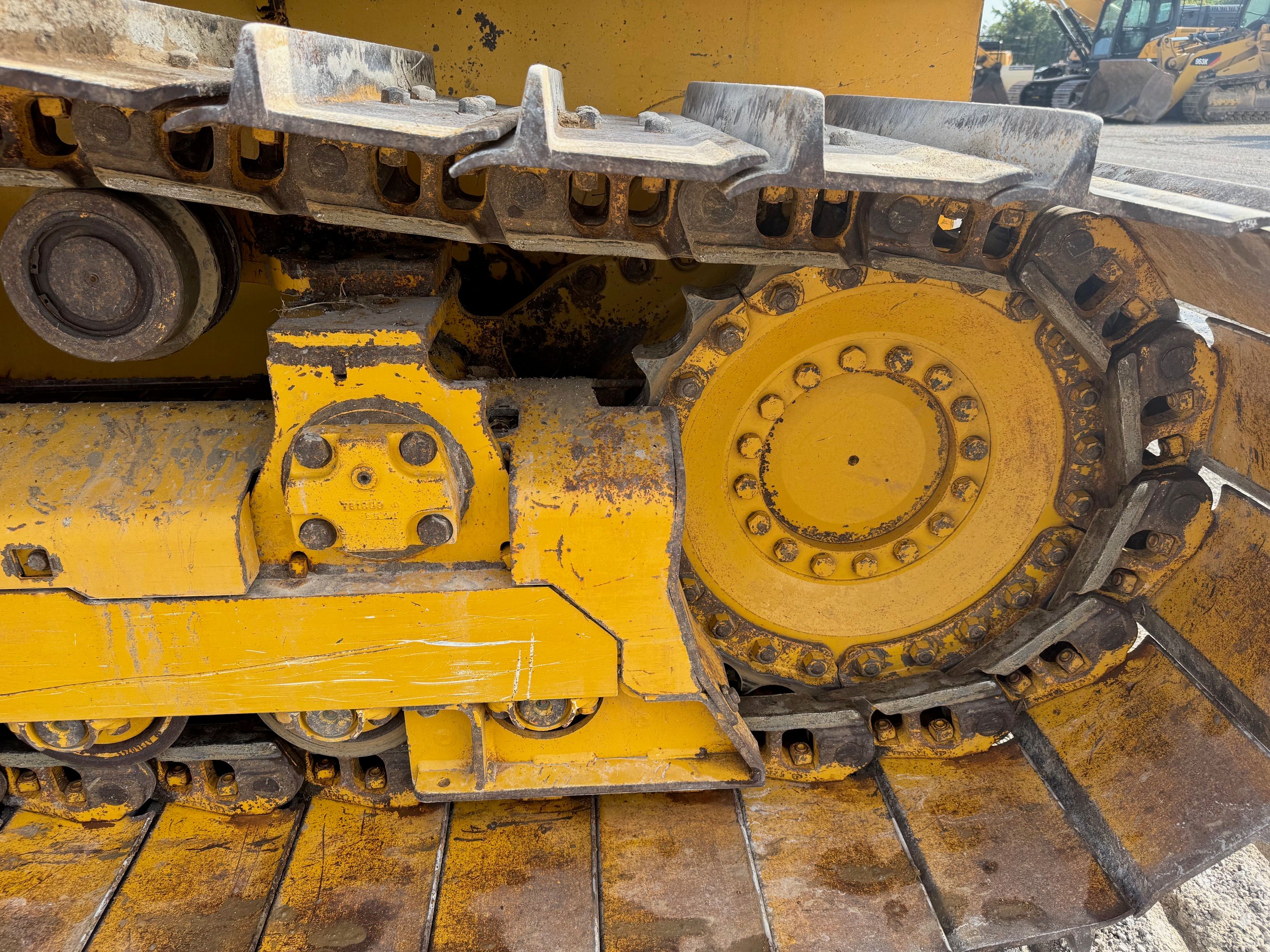 2022 JOHN DEERE 700L LGP Photo 7 Thumbnail