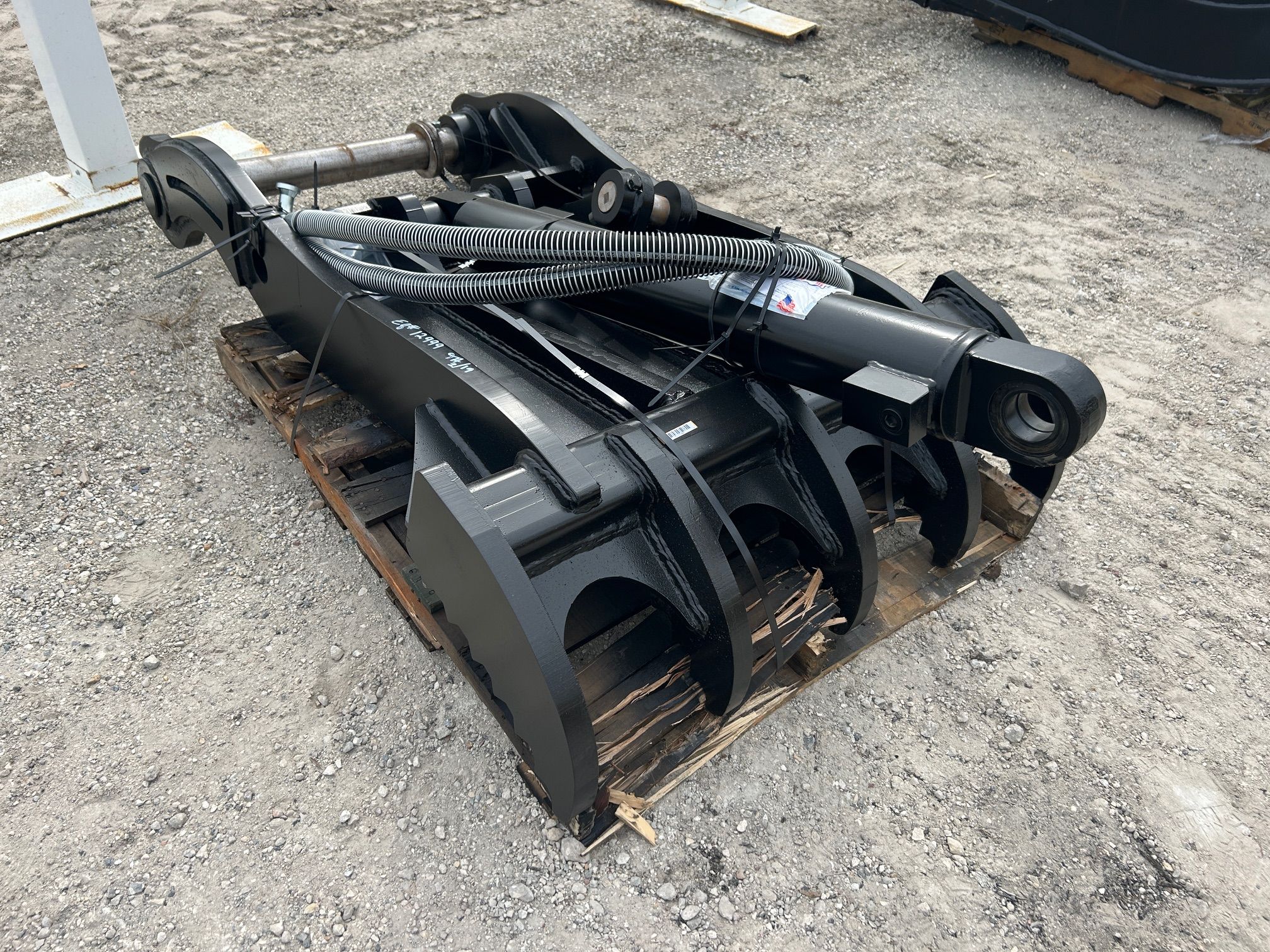 SHORT THUMB FOR SY365C Photo 3 Thumbnail