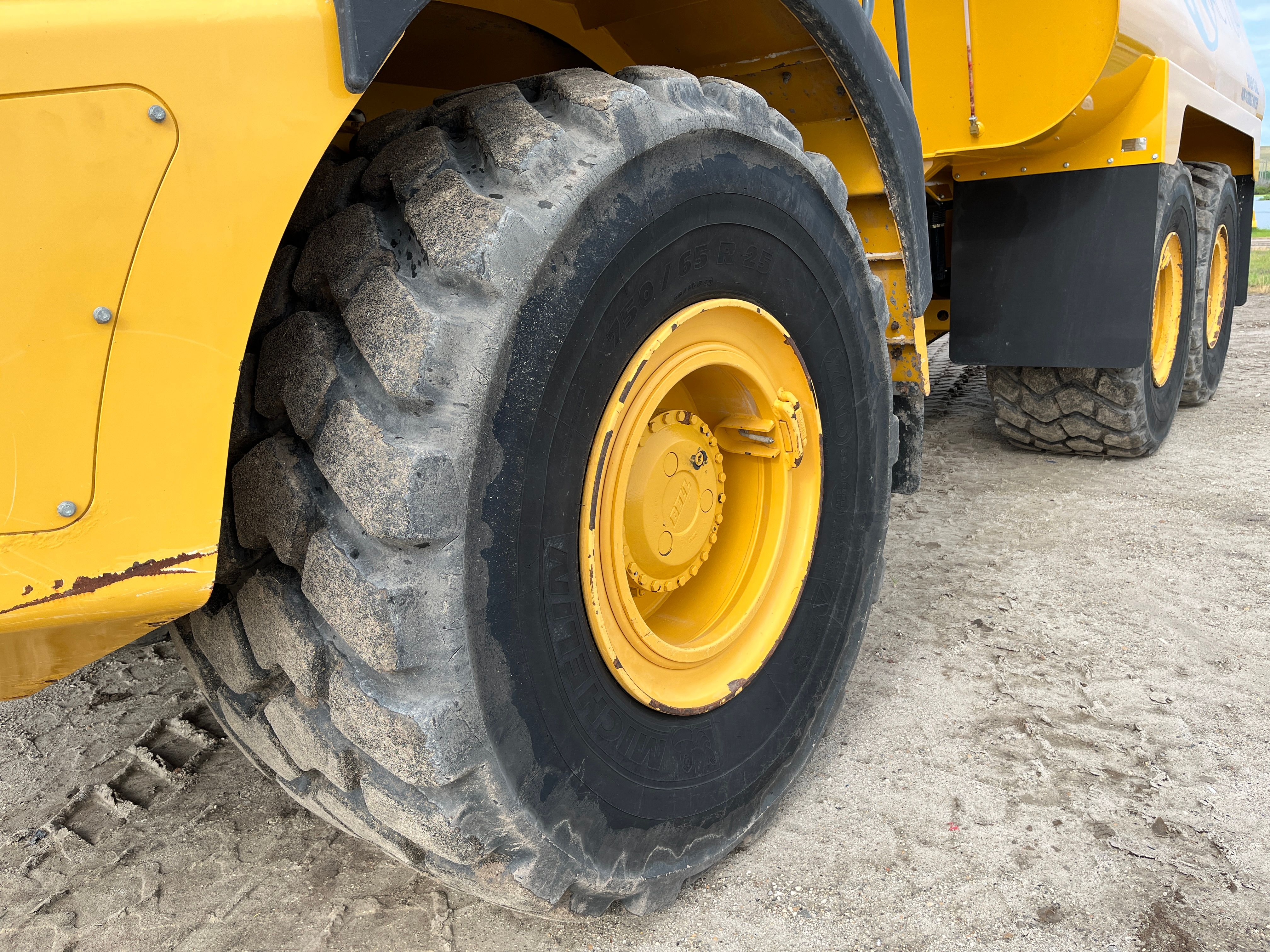 2020 BELL B30E Photo 11 Thumbnail