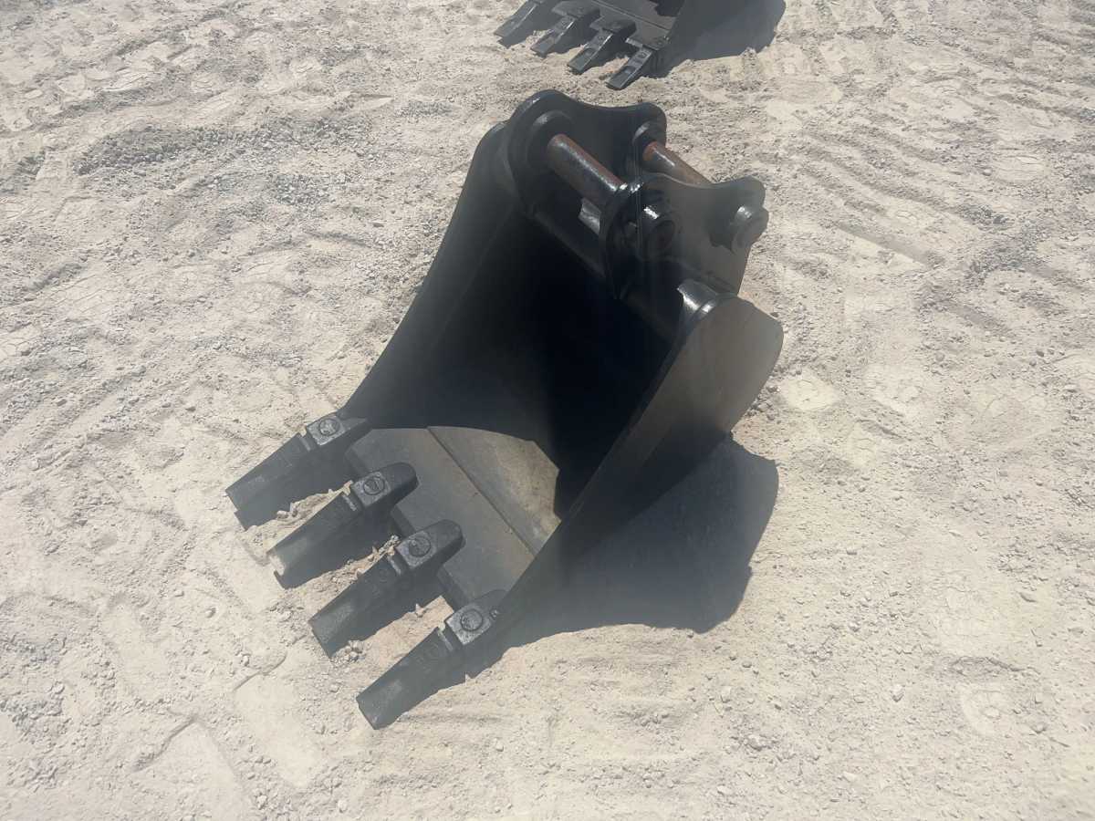 Equipment Photo - EQ8104