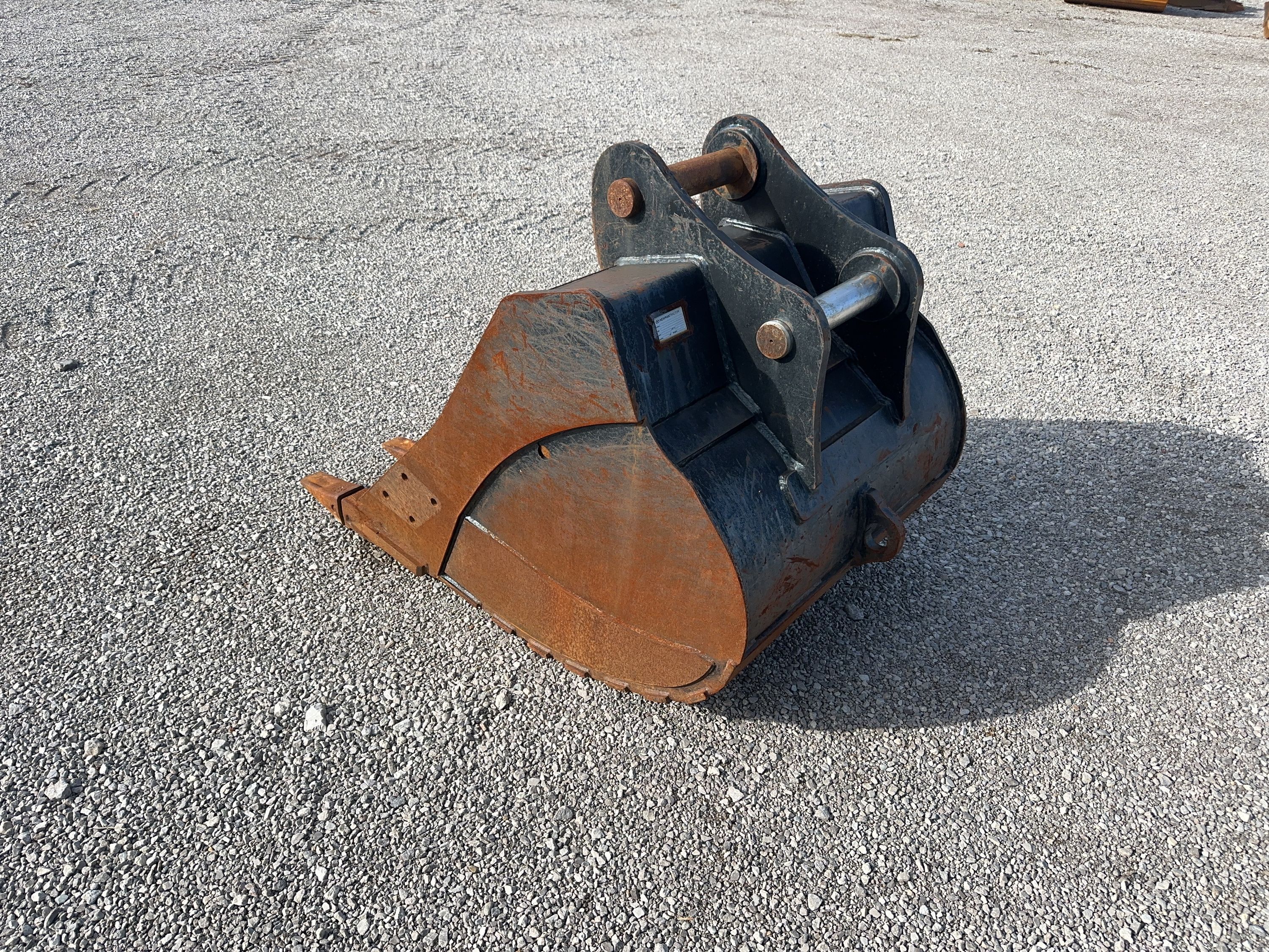 48" EXCAVATOR DIGGING BUCKET 80MM PIN Photo 3 Thumbnail