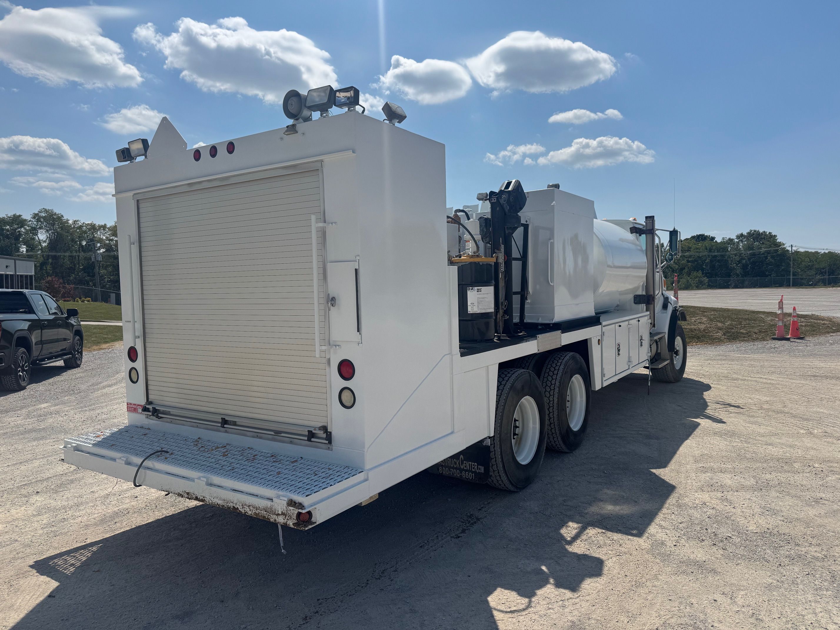 2007 STERLING LT8511 Photo 3 Thumbnail