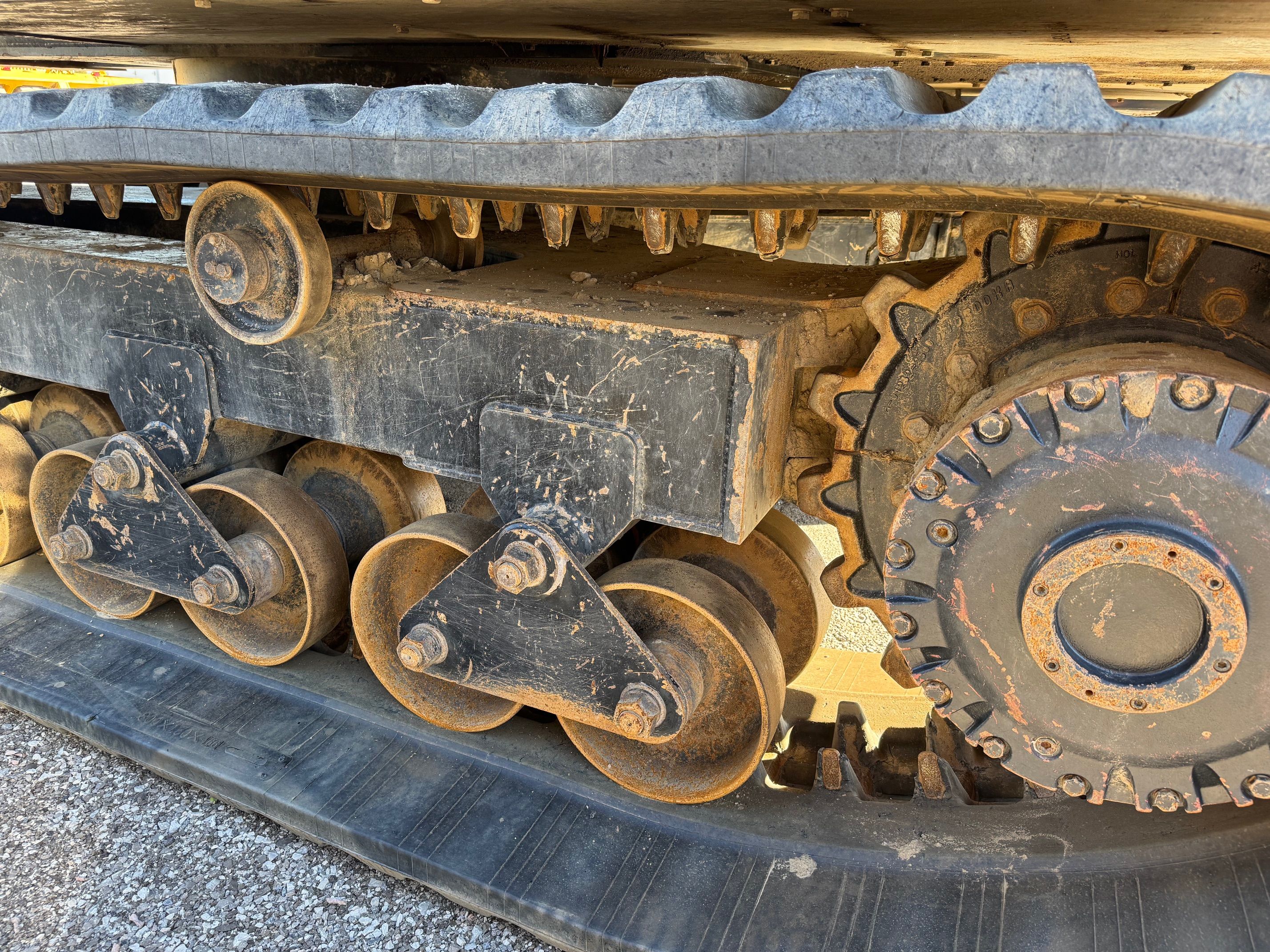 2023 MOROOKA MST 2200VDR Photo 5 Thumbnail