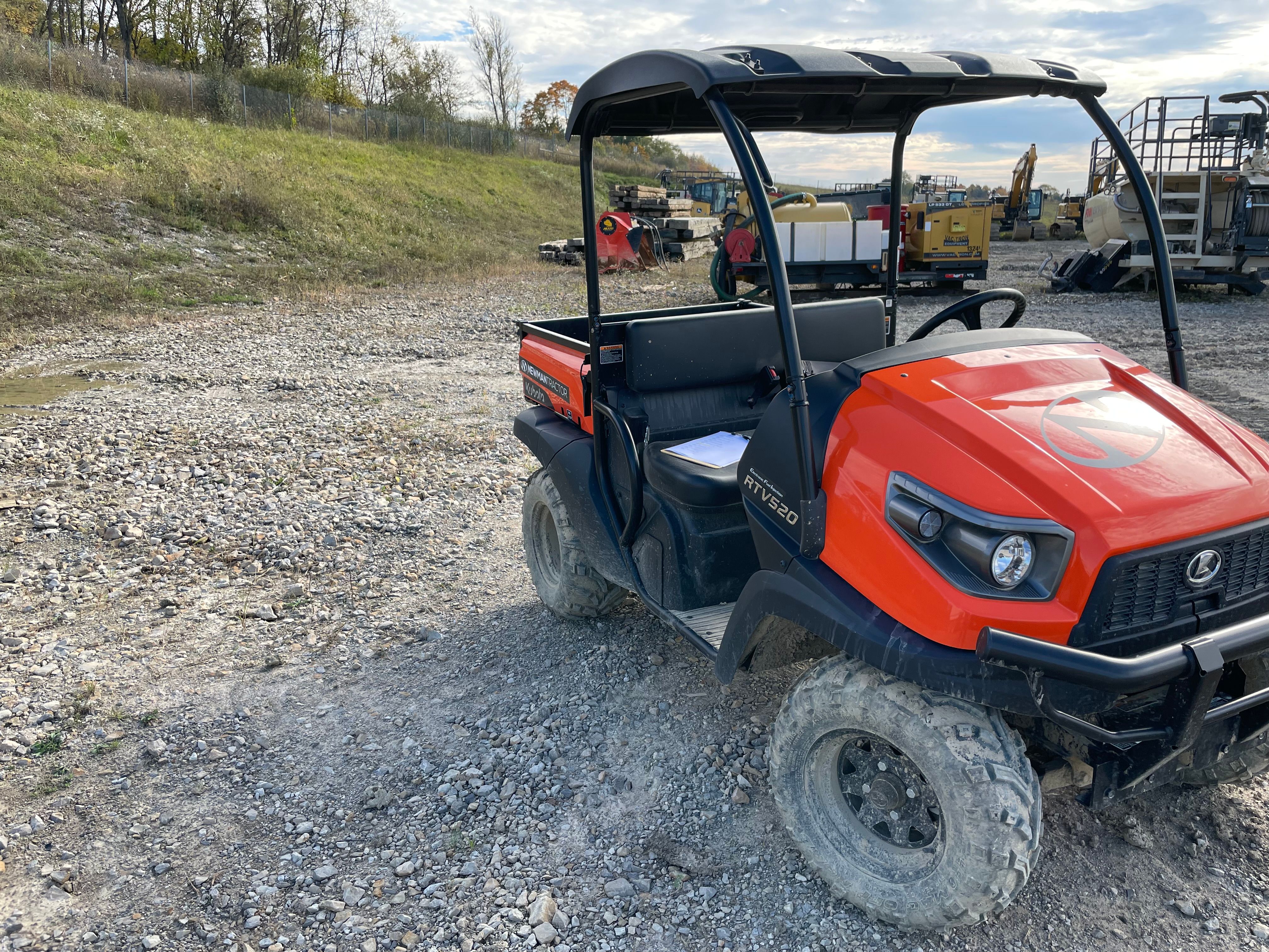 2022 KUBOTA RTV520-A Photo 3 Thumbnail