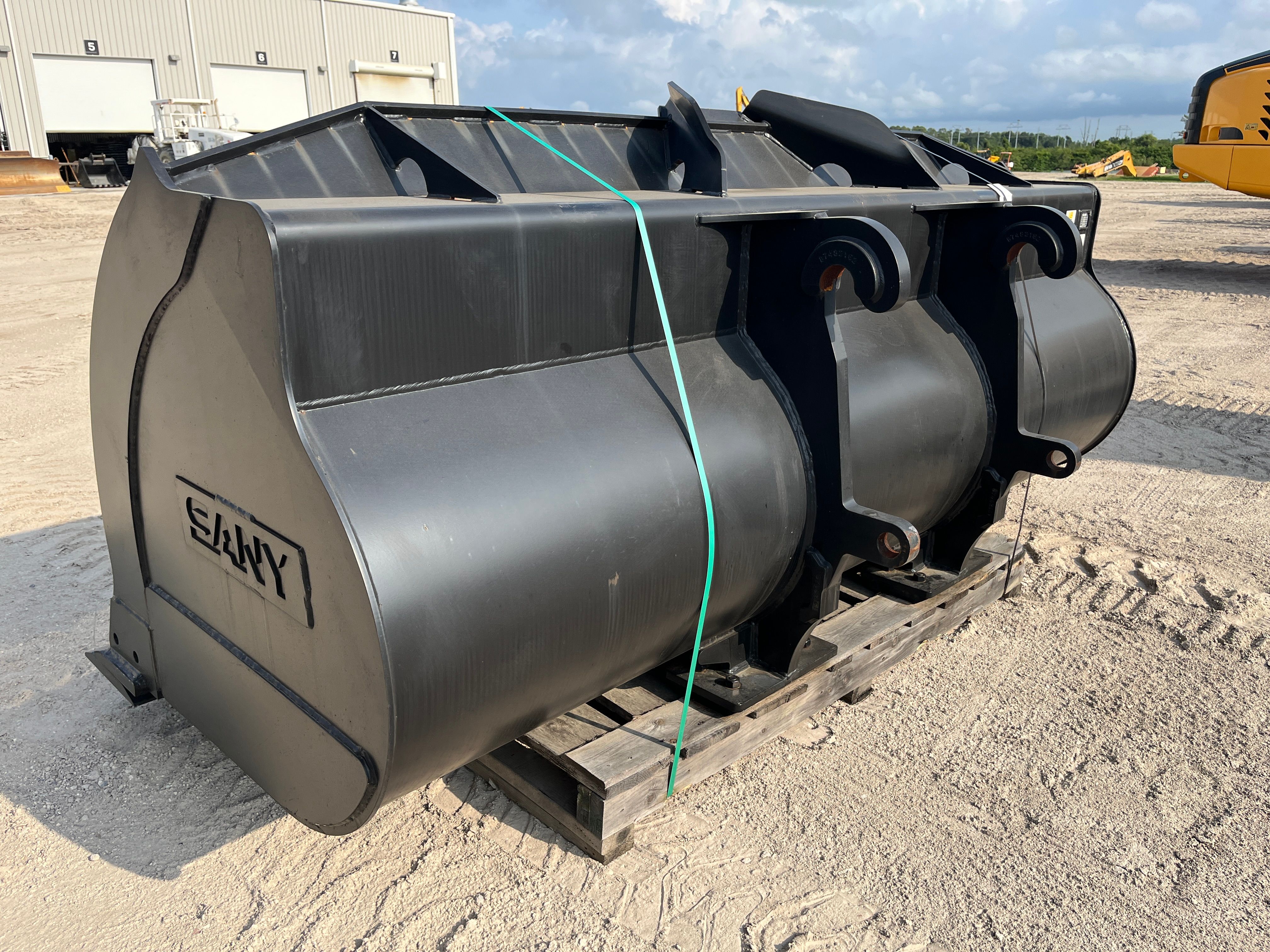 SANY SW405K WHEEL LOADER BUCKET Photo 1 Thumbnail