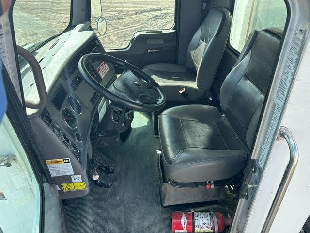 2020 KENWORTH T370 WATER Photo 7 Thumbnail