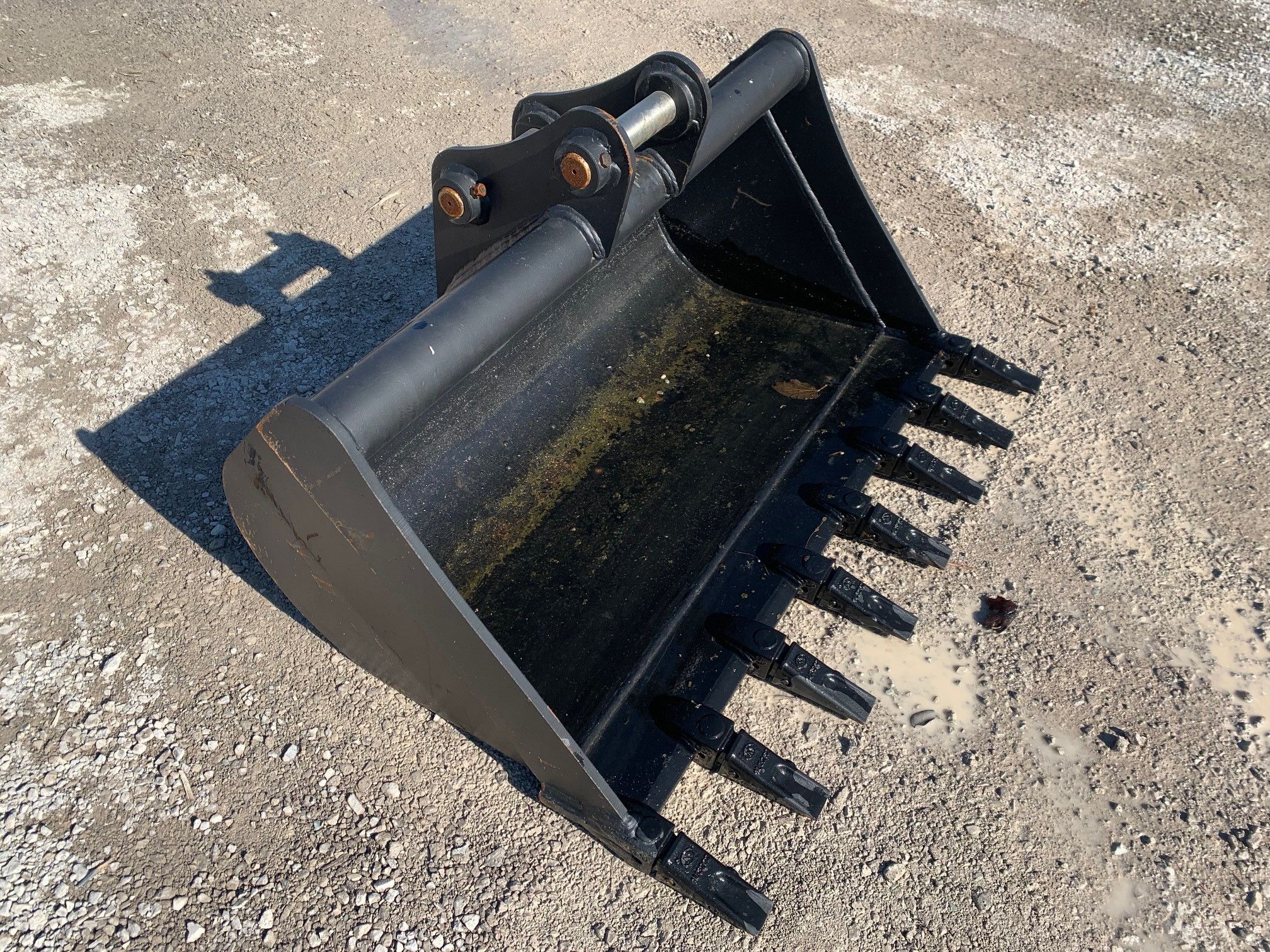 48" BUCKET FOR SY50U Photo 3 Thumbnail