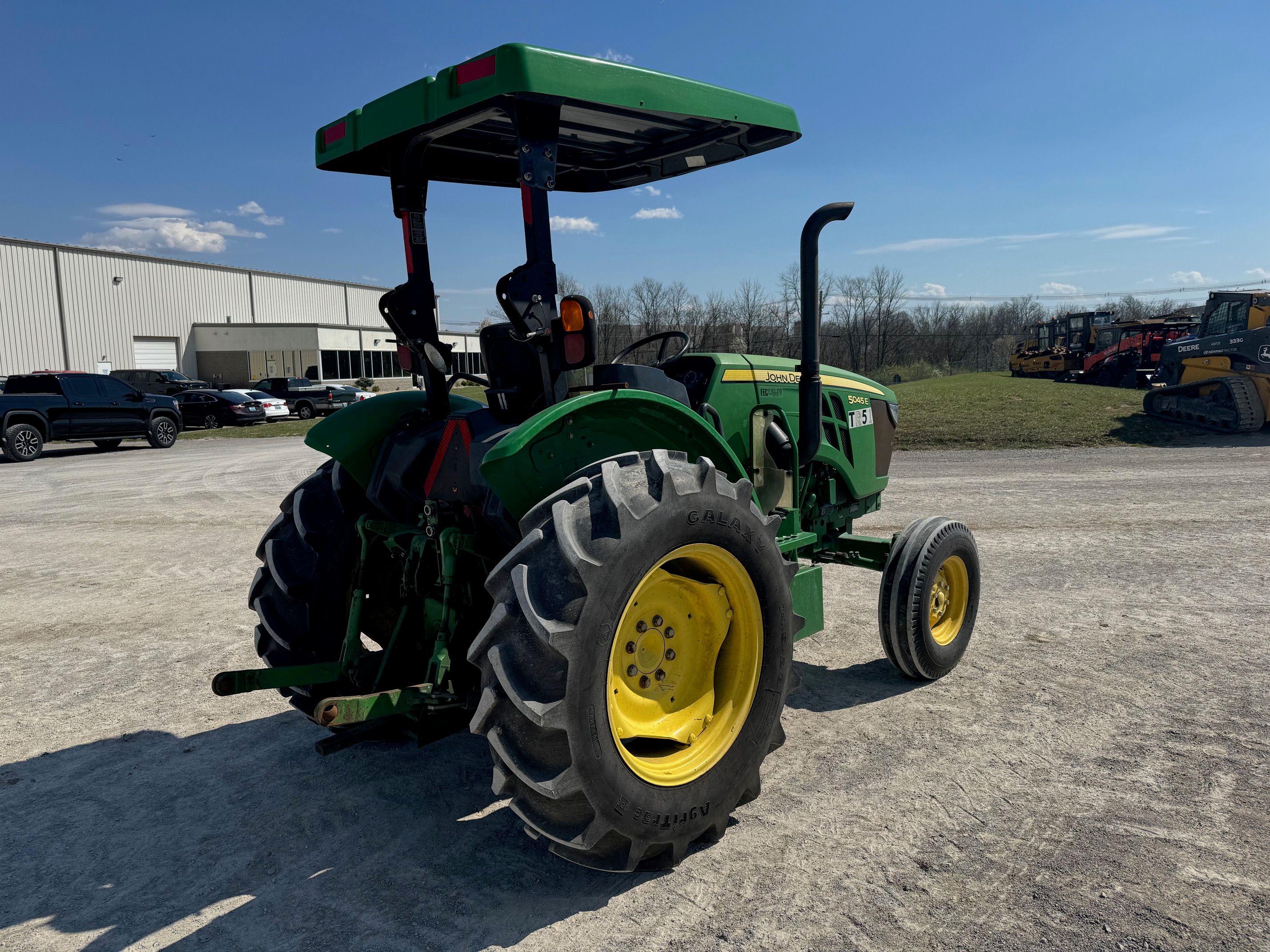 2018 JOHN DEERE 5045E Photo 4 Thumbnail