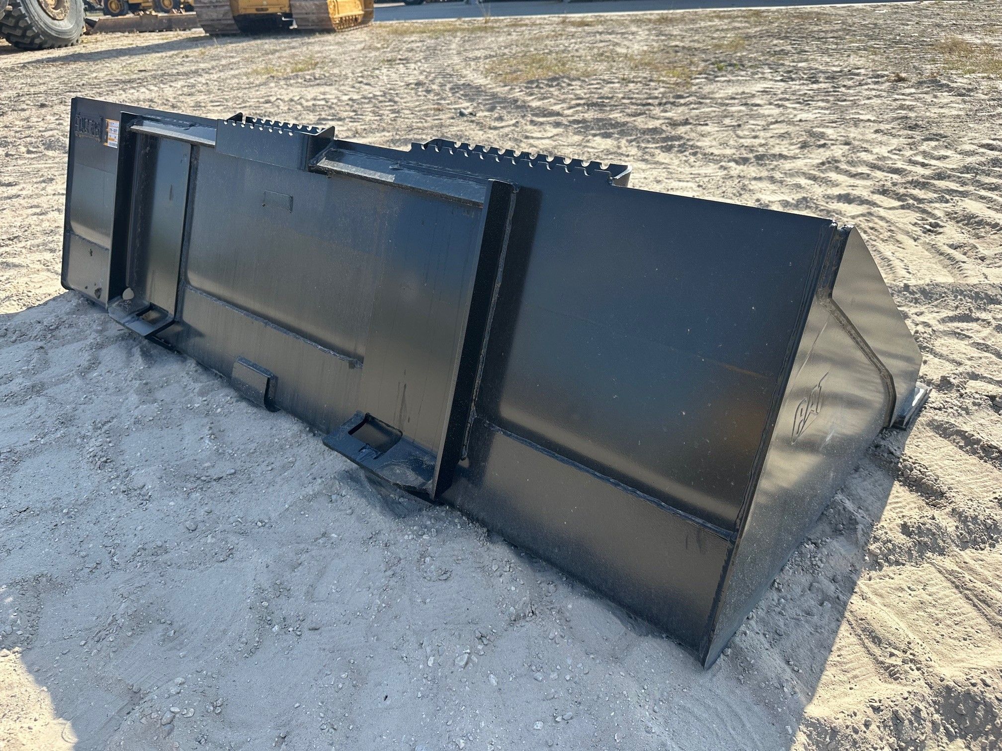 CAT 299D3 80" Skid Steer Bucket Photo 3 Thumbnail