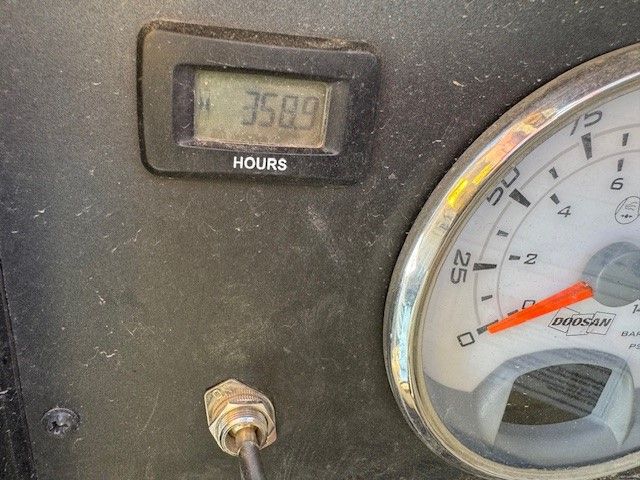 2023 DOOSAN P185 Photo 5 Thumbnail
