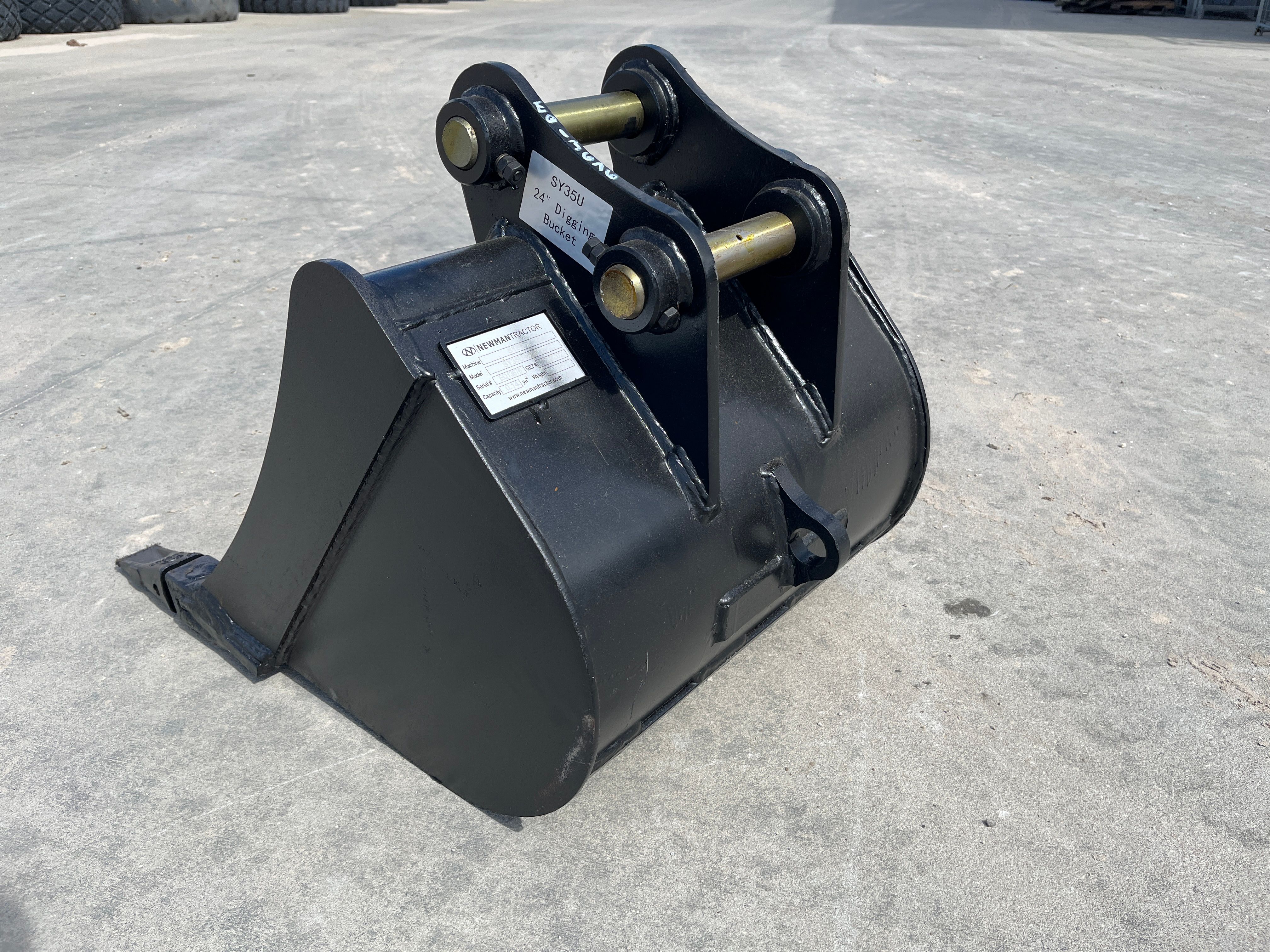 24" BUCKET FOR SY35U Photo 2 Thumbnail