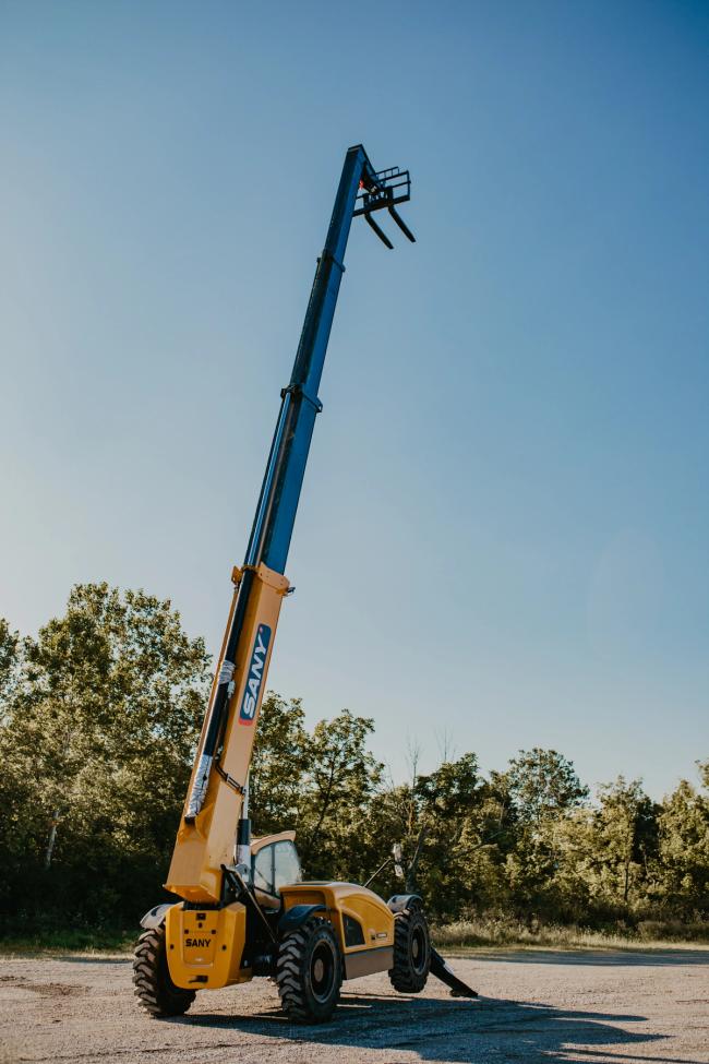 SANY telehandler lifting
