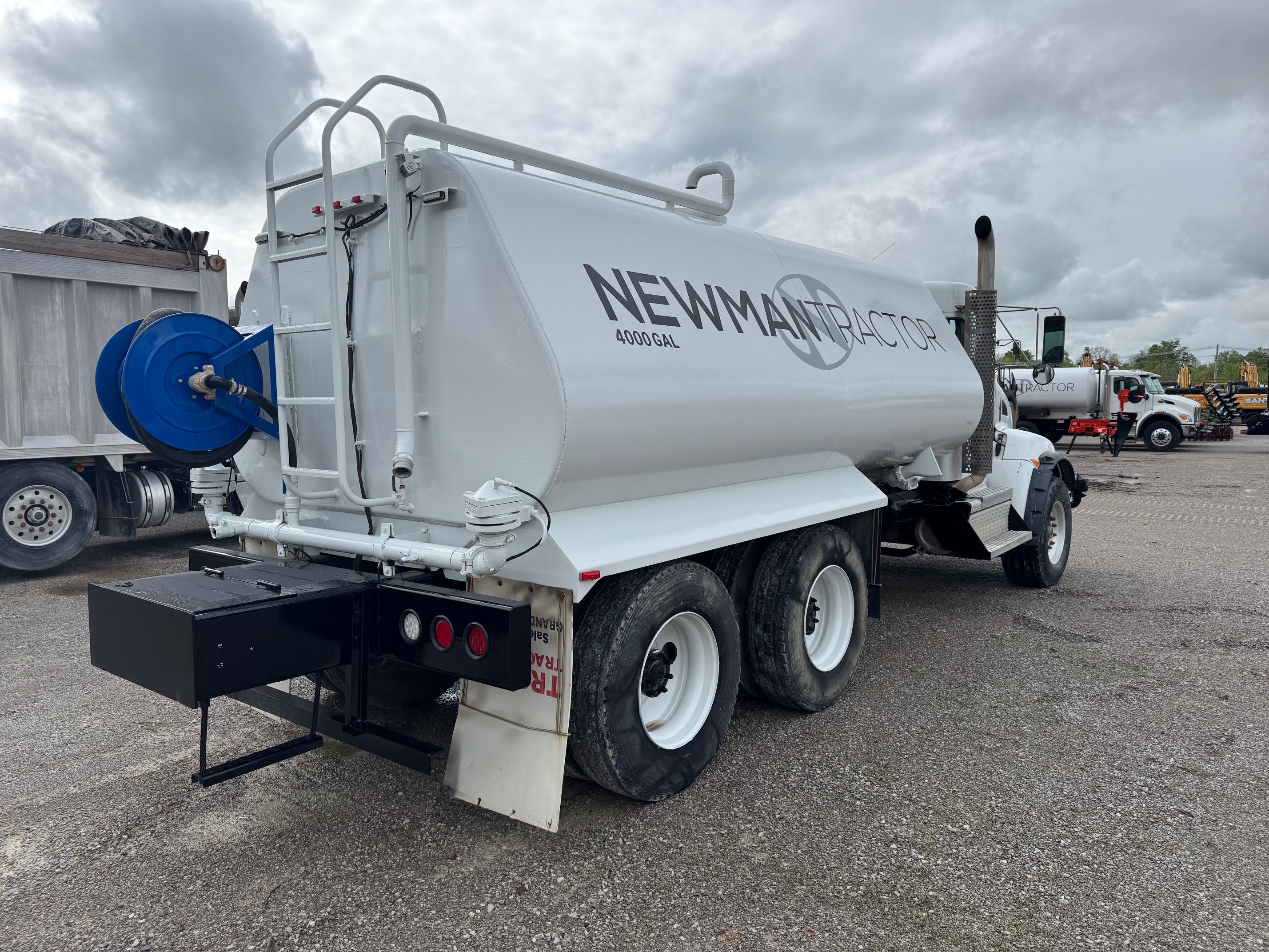 2018 KENWORTH T370 WATER Photo 3 Thumbnail