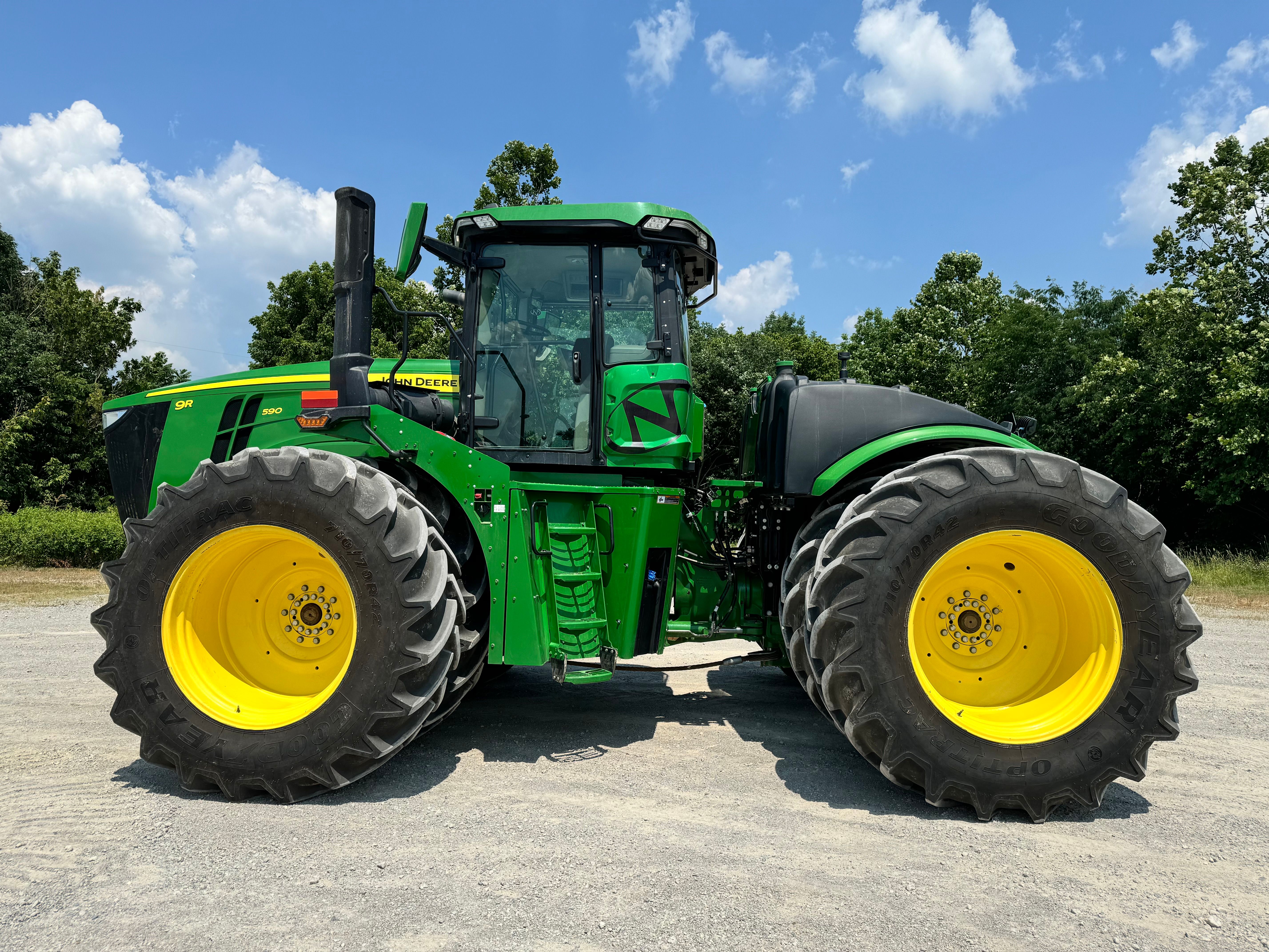 2022 JOHN DEERE 9R 590 Photo 9 Thumbnail