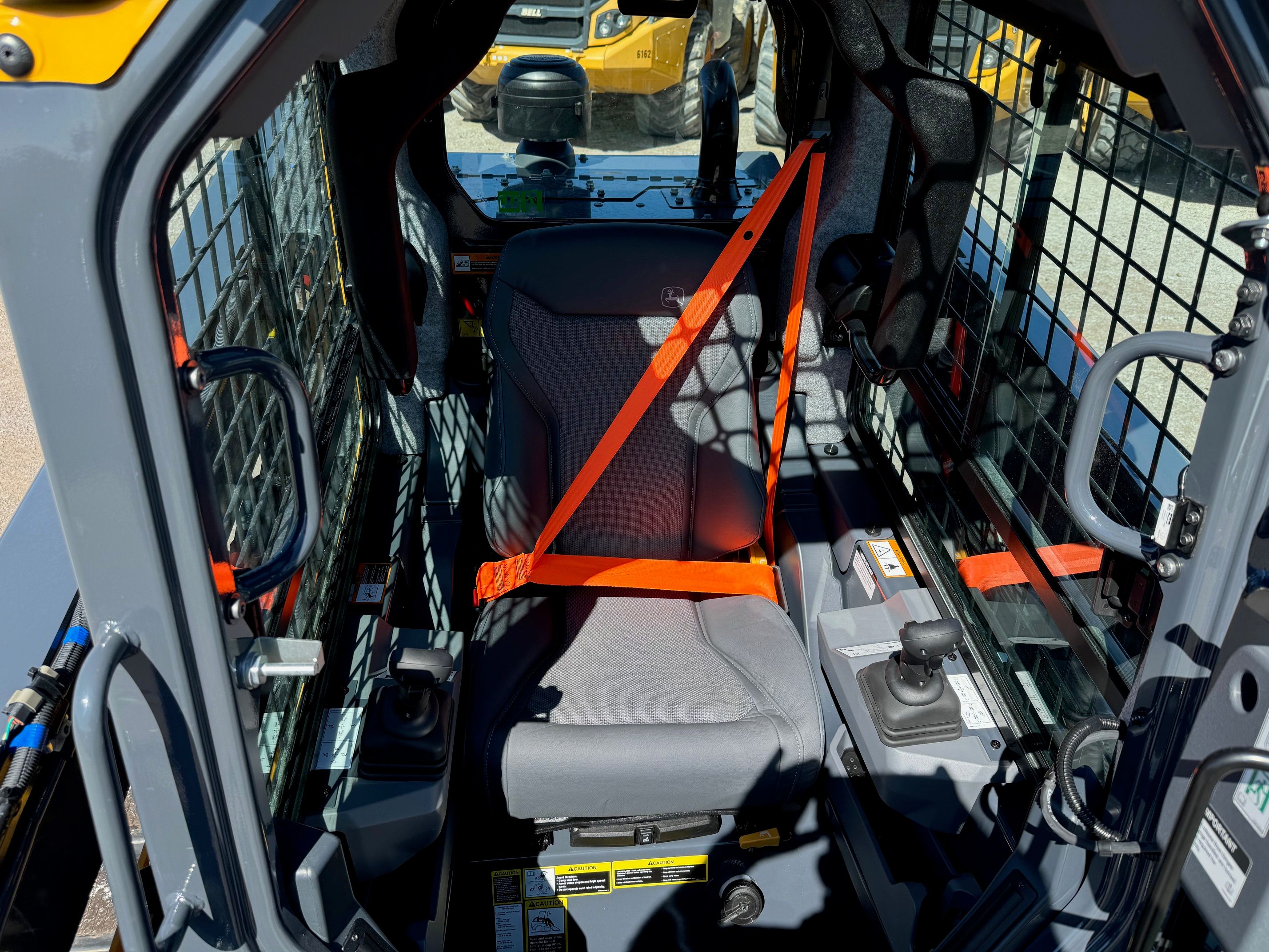 2024 JOHN DEERE 333P Photo 5 Thumbnail