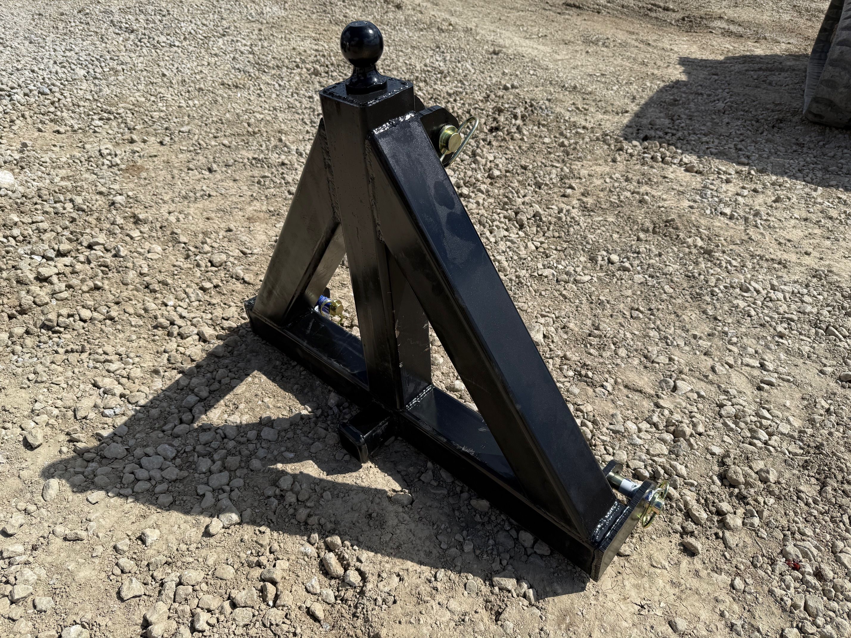 3 POINT HITCH FOR TRACTOR Photo 1 Thumbnail