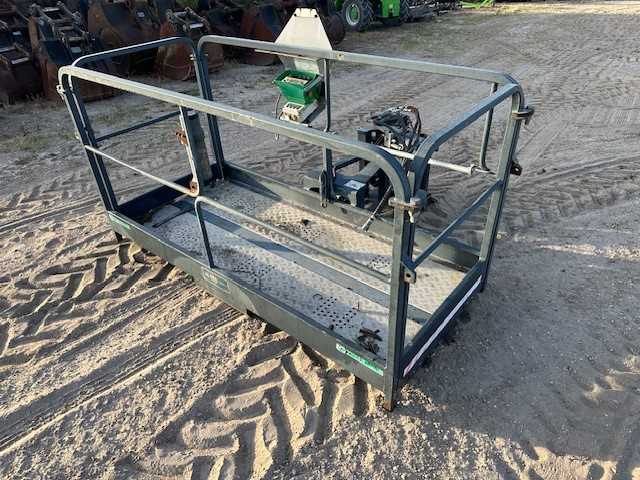 MAN BASKET FOR R40.30 Photo 1