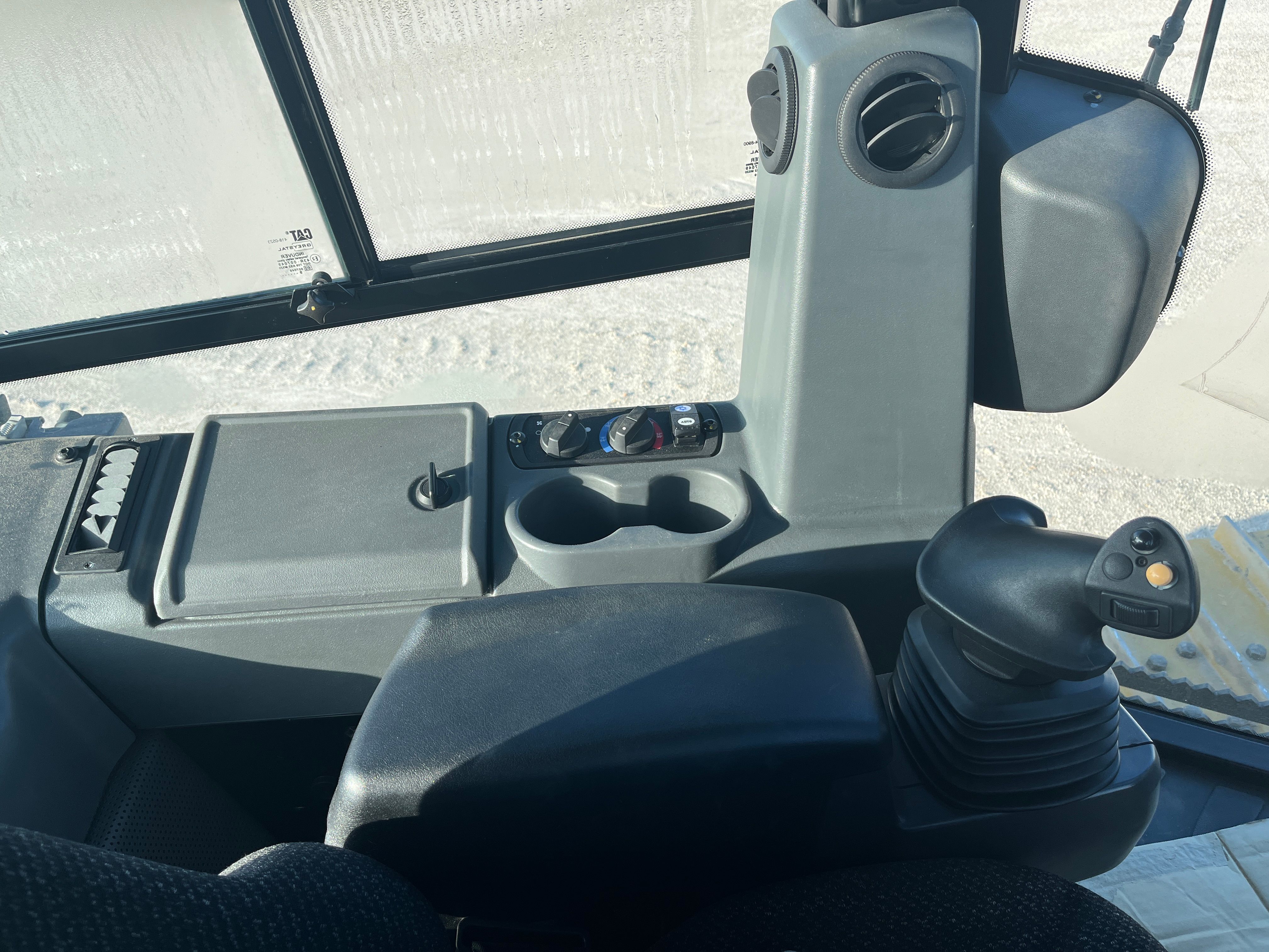 2021 CAT D4 LGP Photo 8 Thumbnail