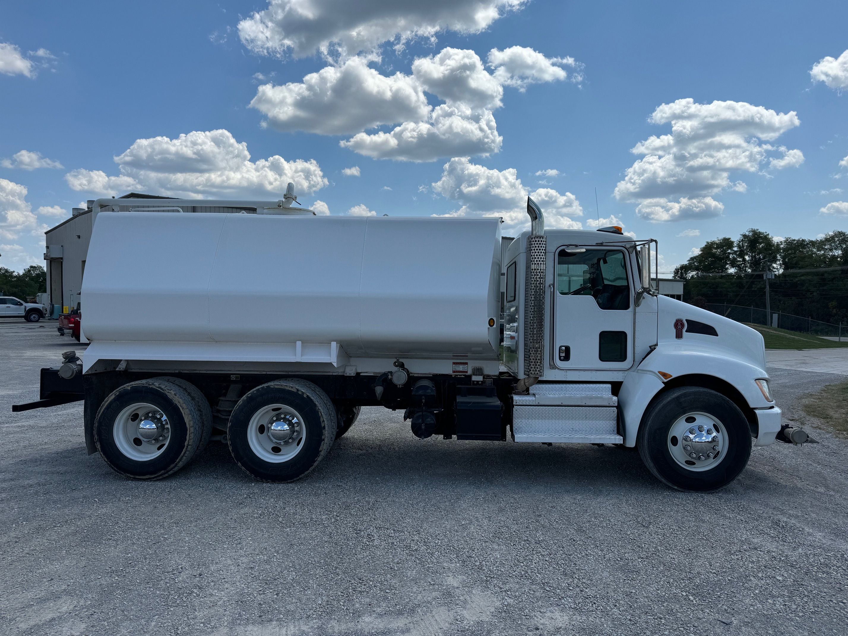 2019 KENWORTH T370 WATER Photo 5 Thumbnail