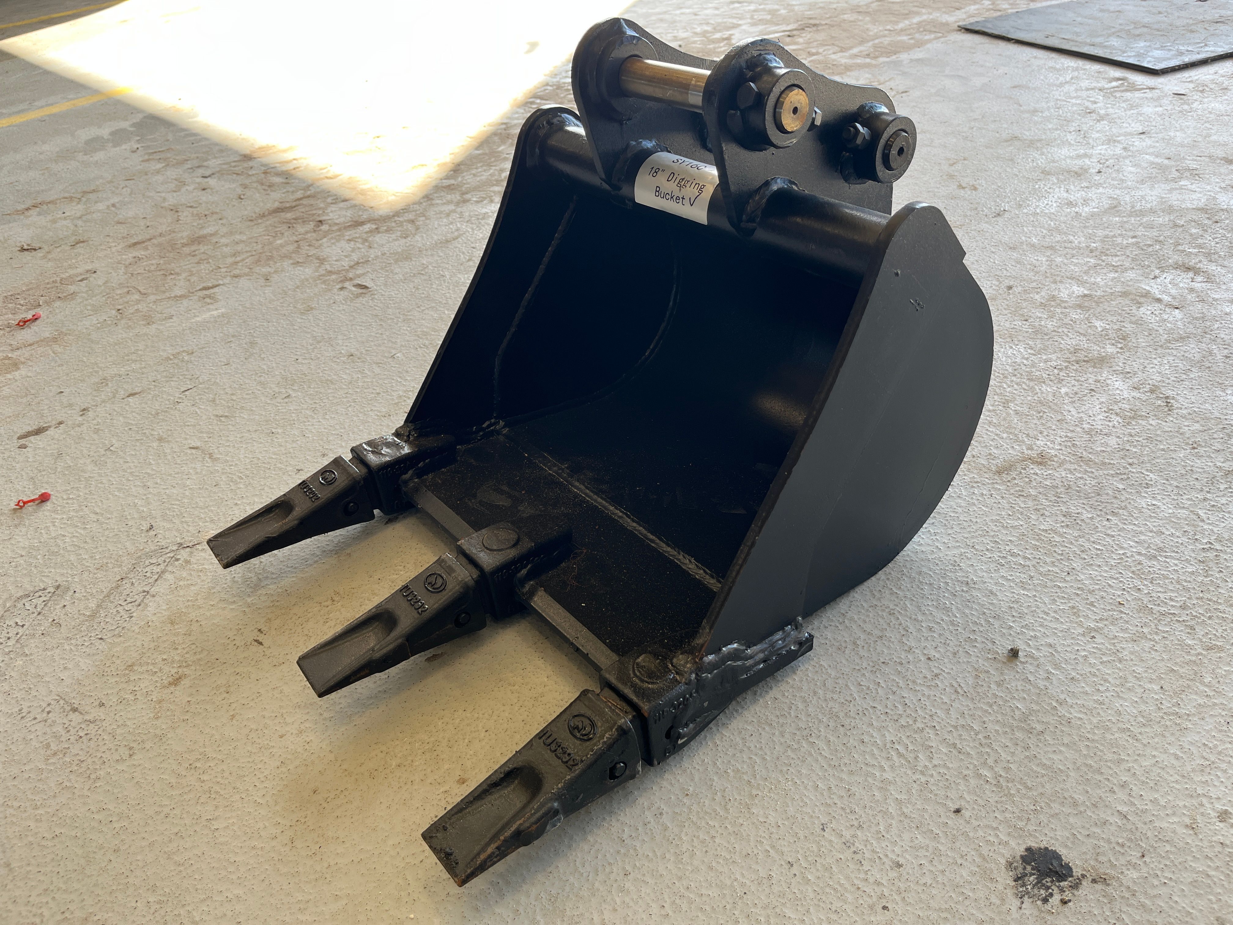 18" BUCKET FOR SY16C Photo 1 Thumbnail