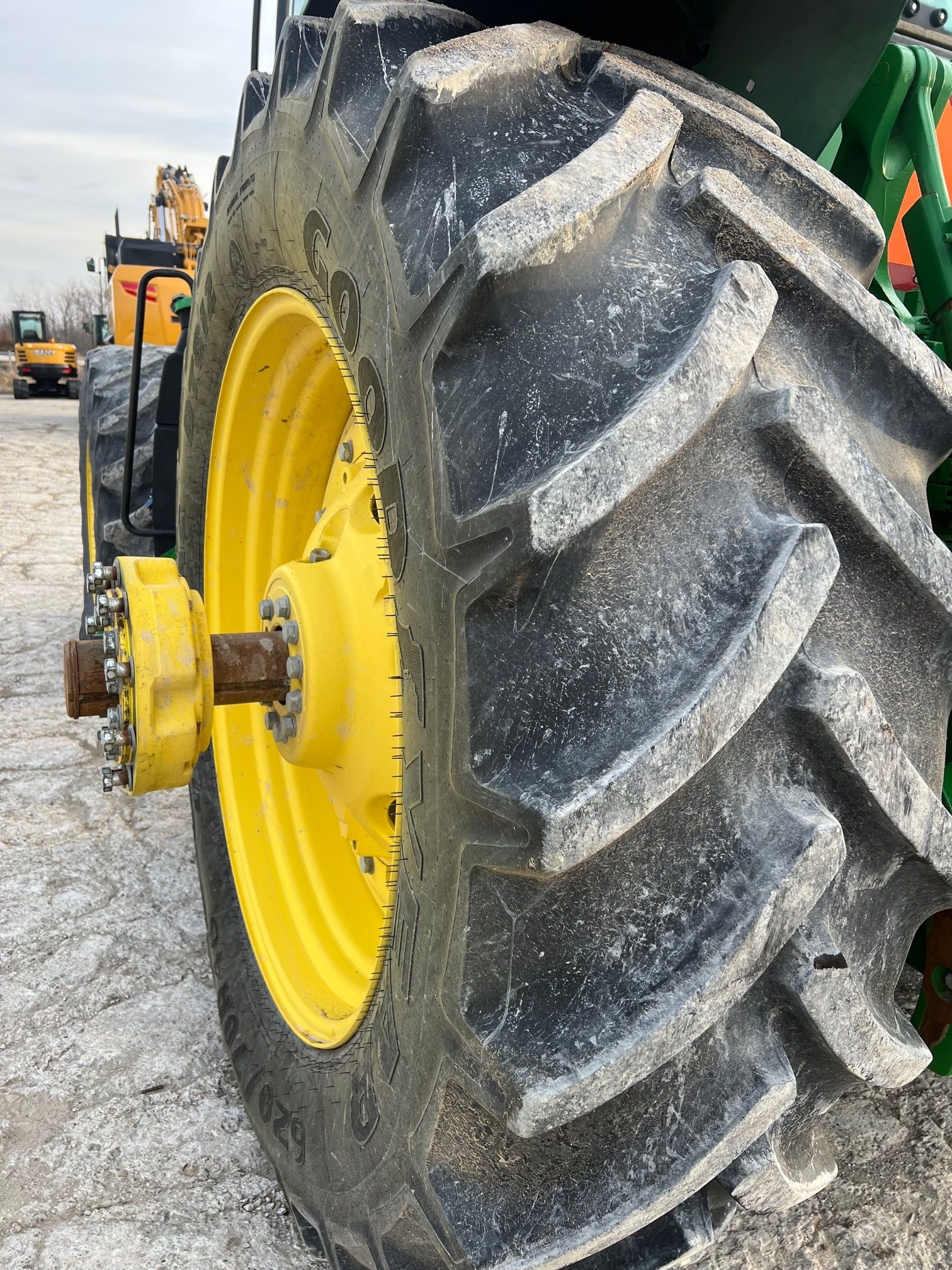 2015 JOHN DEERE 8270R Photo 9 Thumbnail