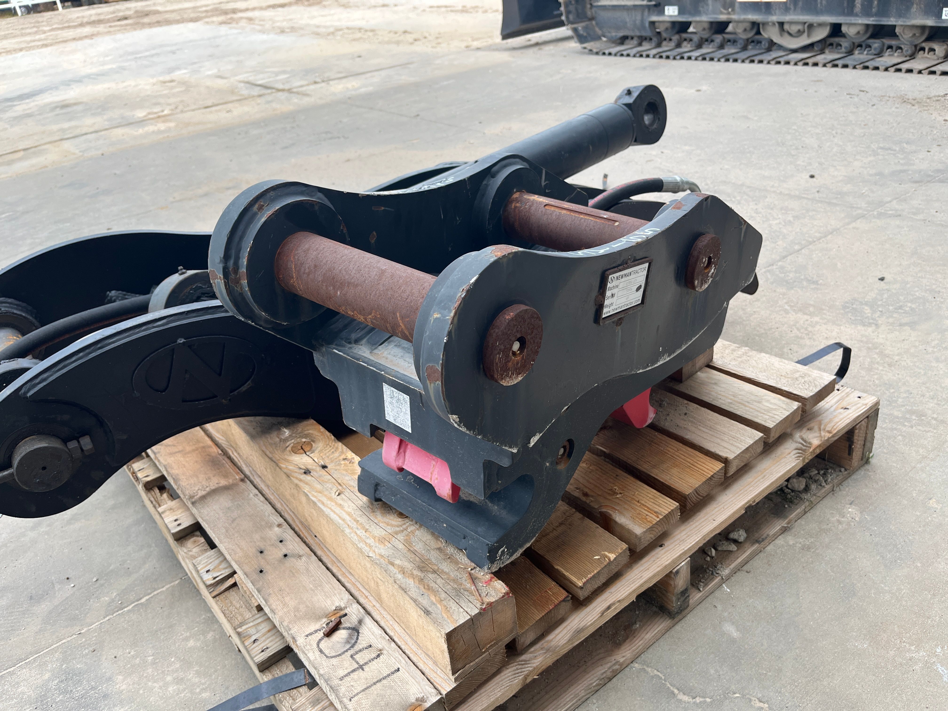 HYDRAULIC QUICK COUPLER FOR SY155U Photo 1 Thumbnail