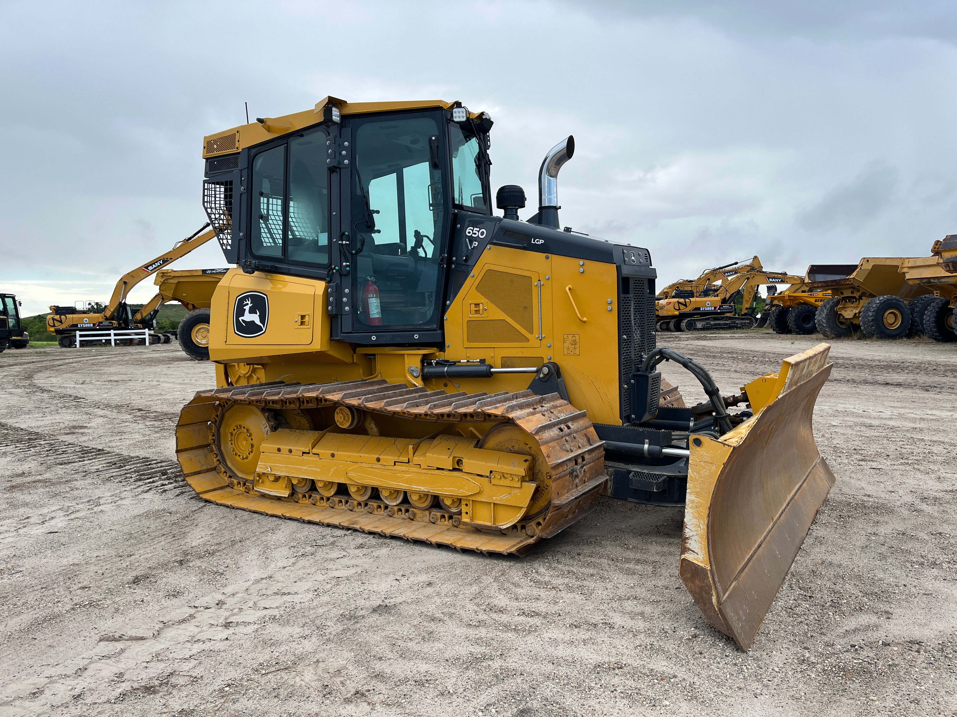 2023 JOHN DEERE 650 P-TIER Photo 6 Thumbnail