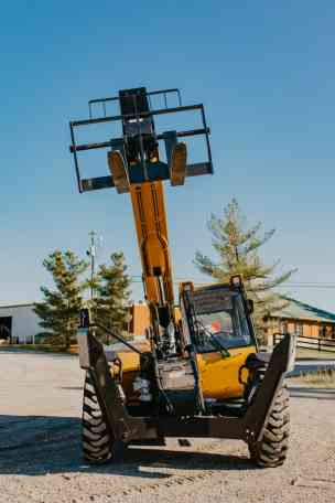 What Is a Telehandler? Uses and Benefits of This Versatile Machine ...