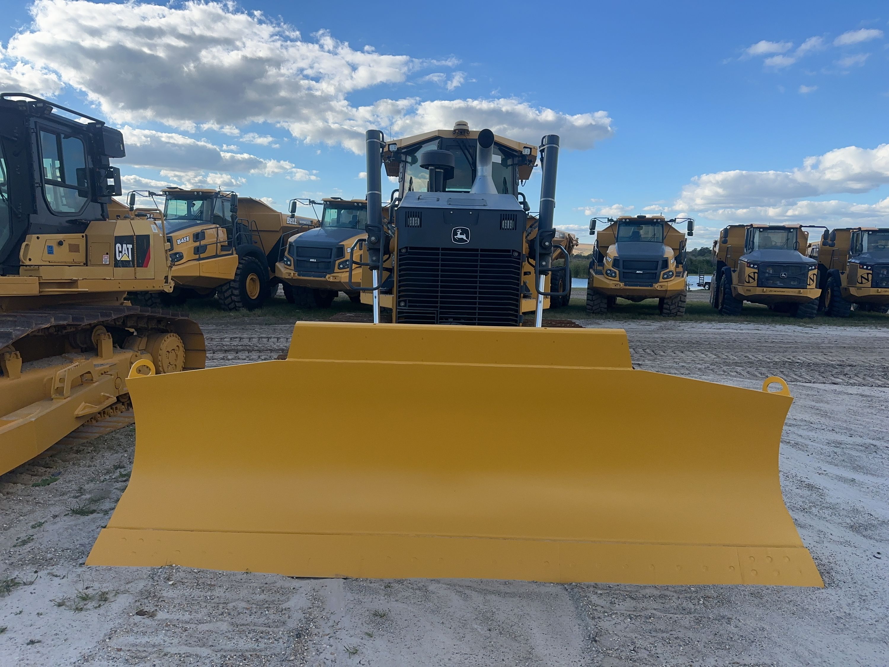 2023 JOHN DEERE 850L WLT Photo 8 Thumbnail