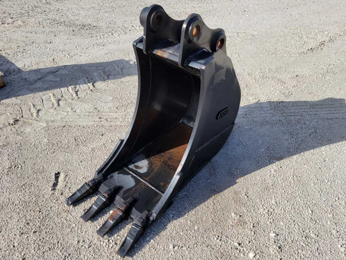 18" BUCKET FOR SY60C Photo 1