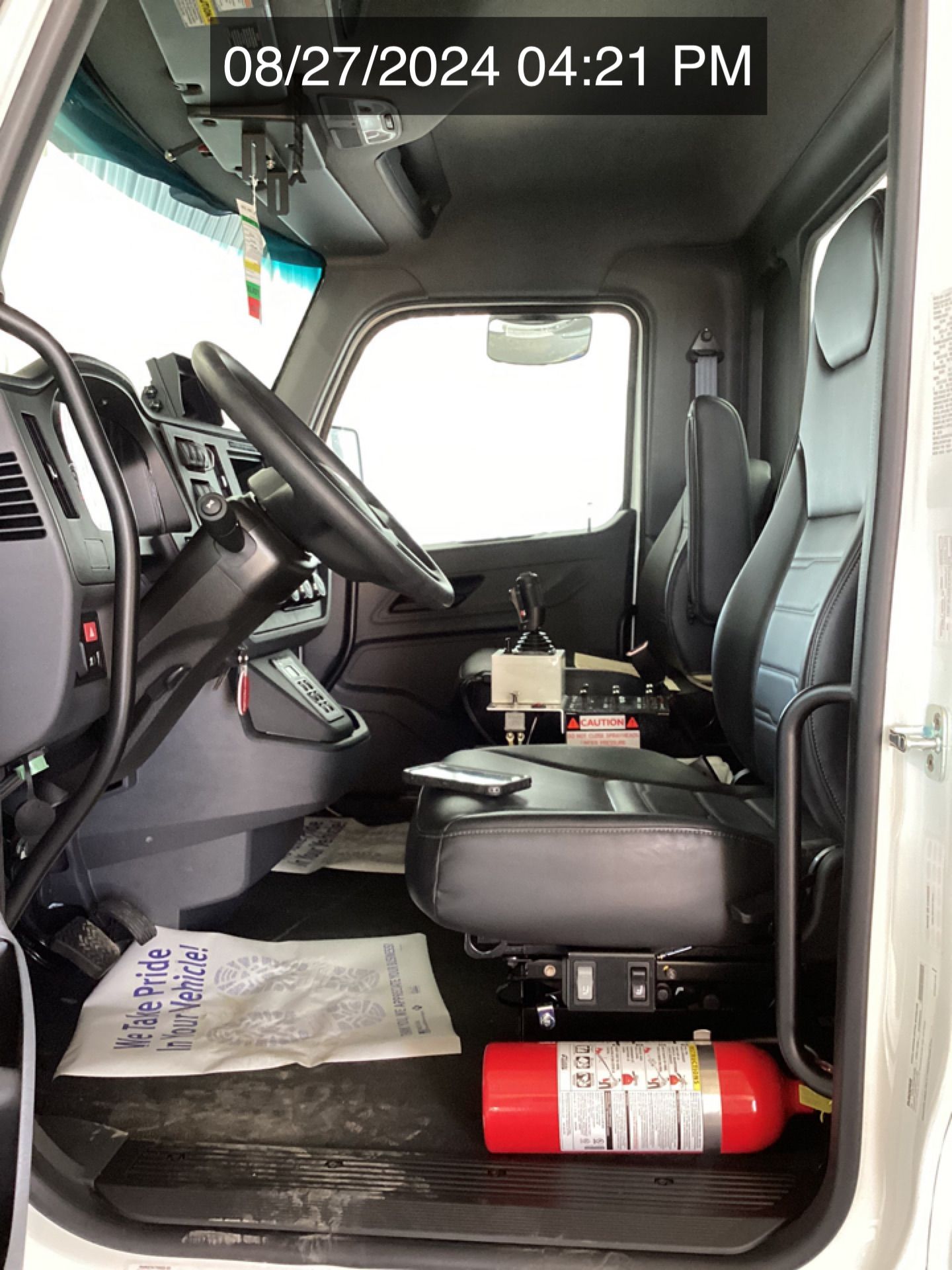 2025 PETERBILT 548 WATER Photo 8 Thumbnail