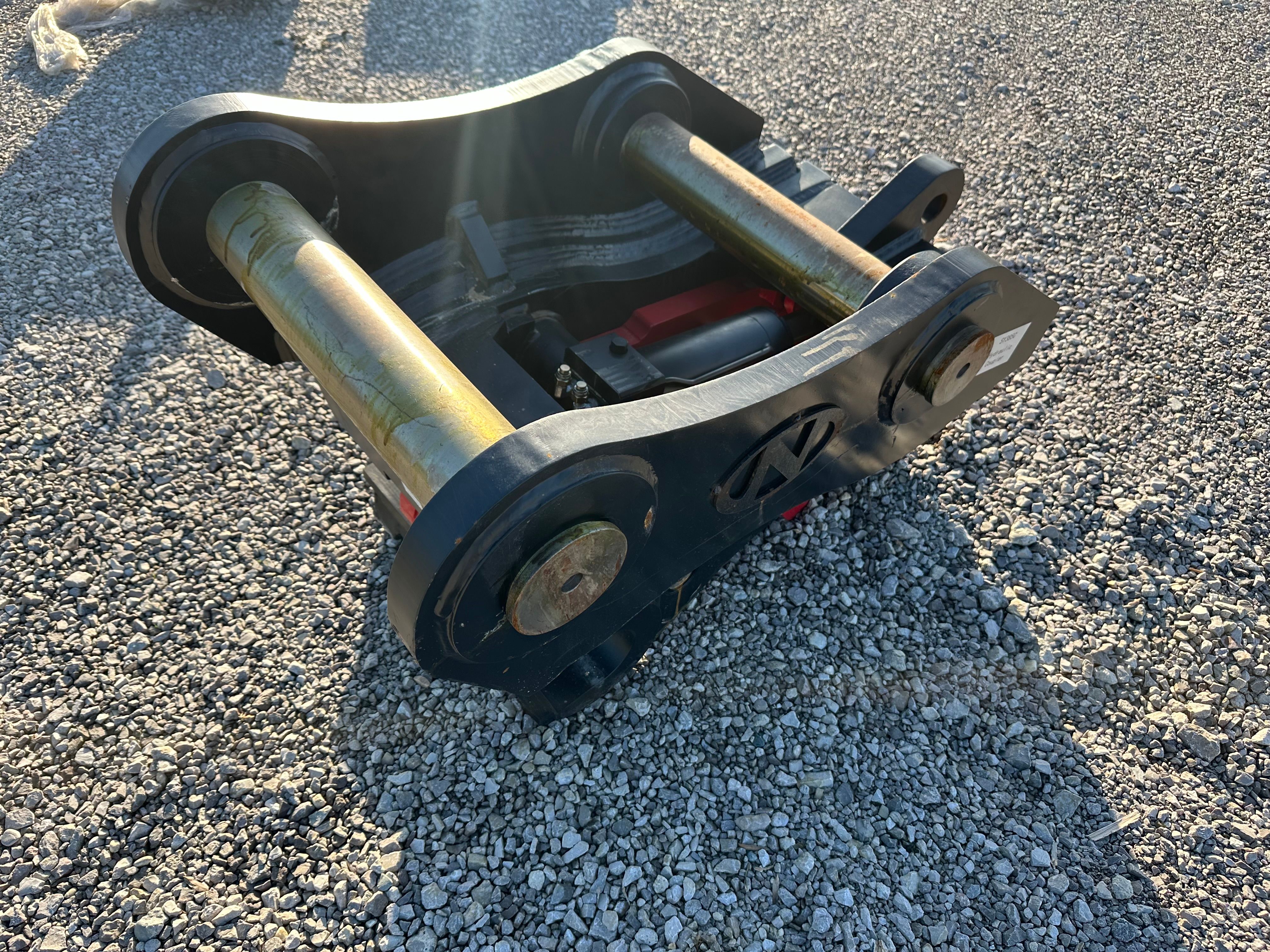 HYDRAULIC COUPLER FOR SY385C Photo 1 Thumbnail