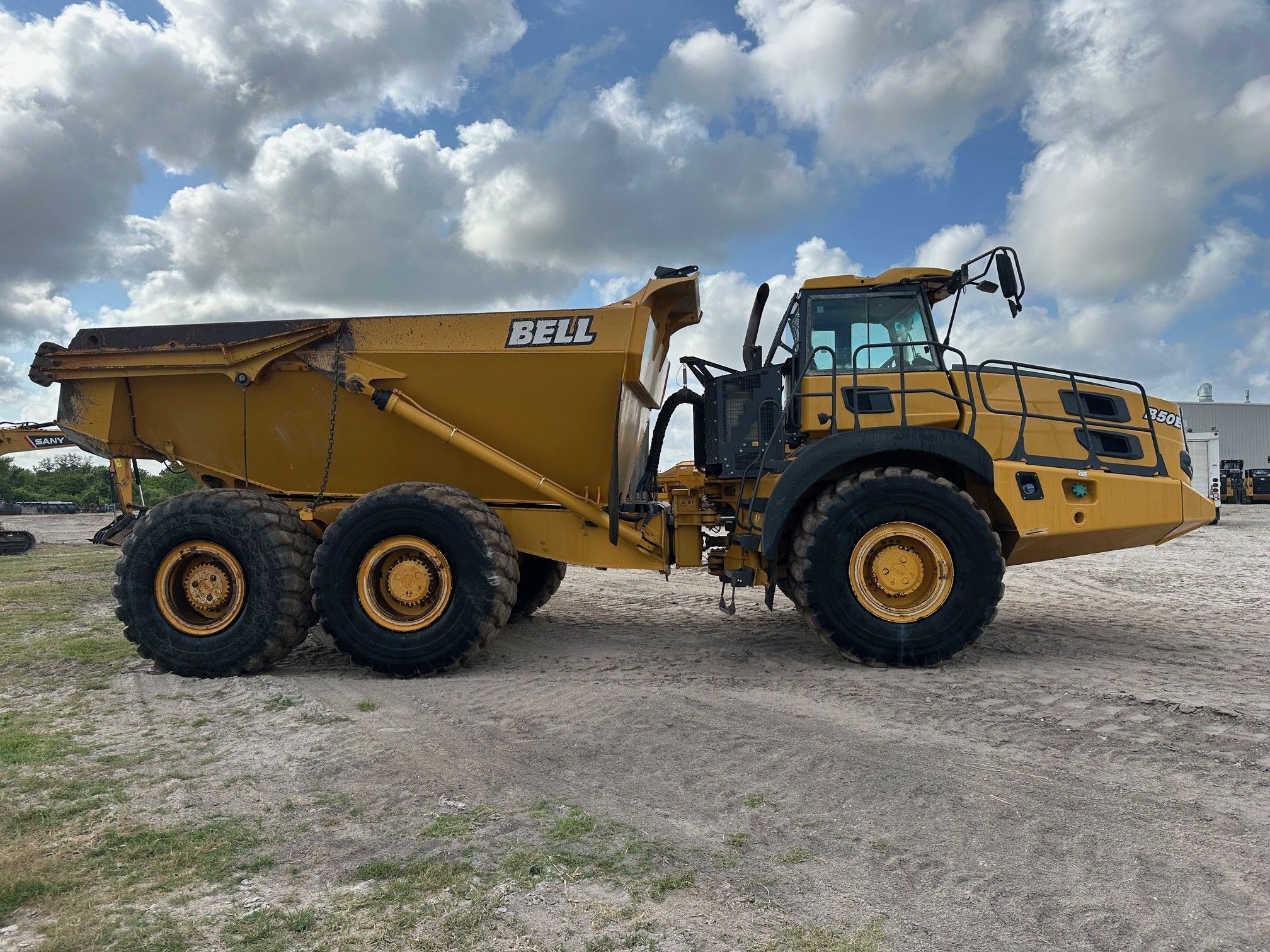 2022 BELL B50E Photo 5 Thumbnail