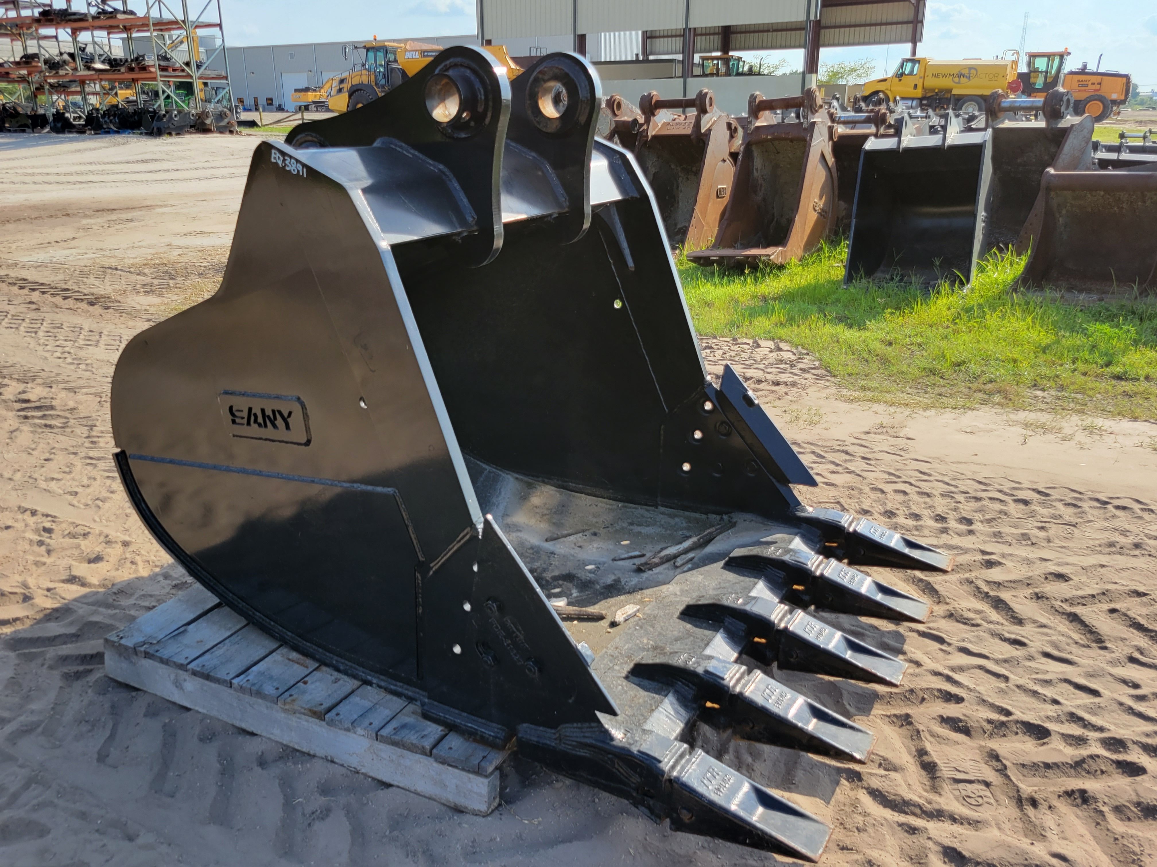 54" BUCKET FOR SY365C Photo 2 Thumbnail