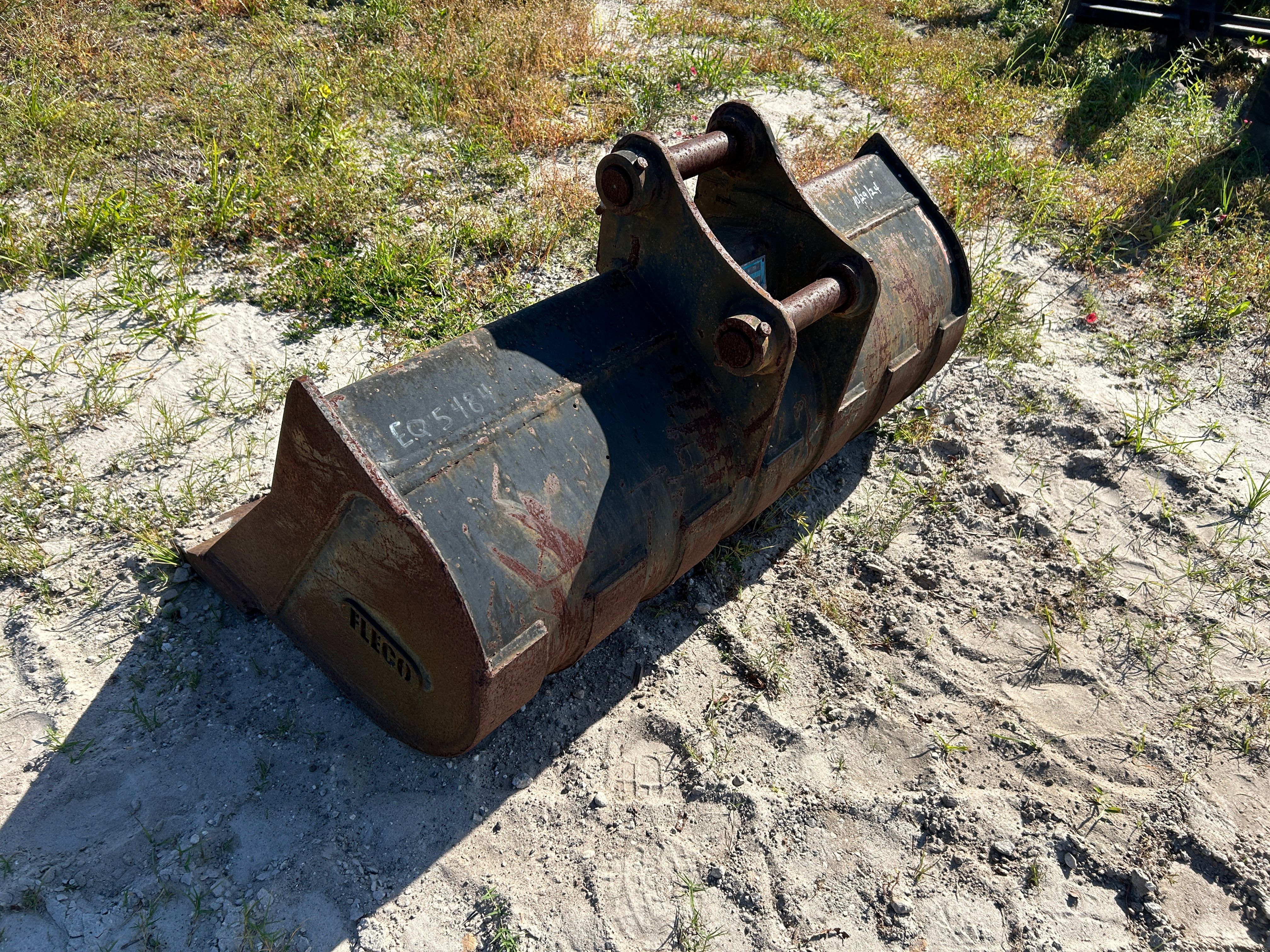 48" DITCH CLEANING BUCKET FOR SY50U Photo 1 Thumbnail