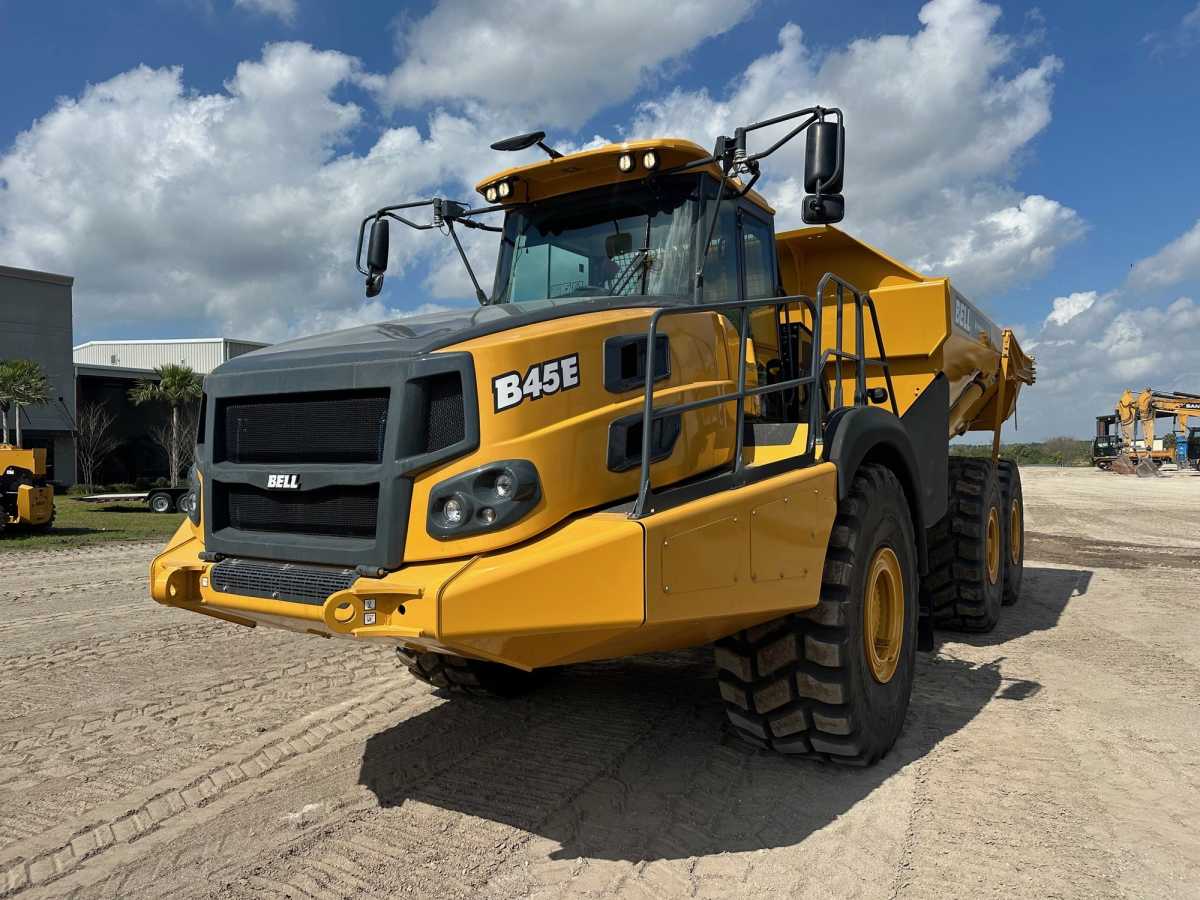 2025 BELL B45E Photo 1