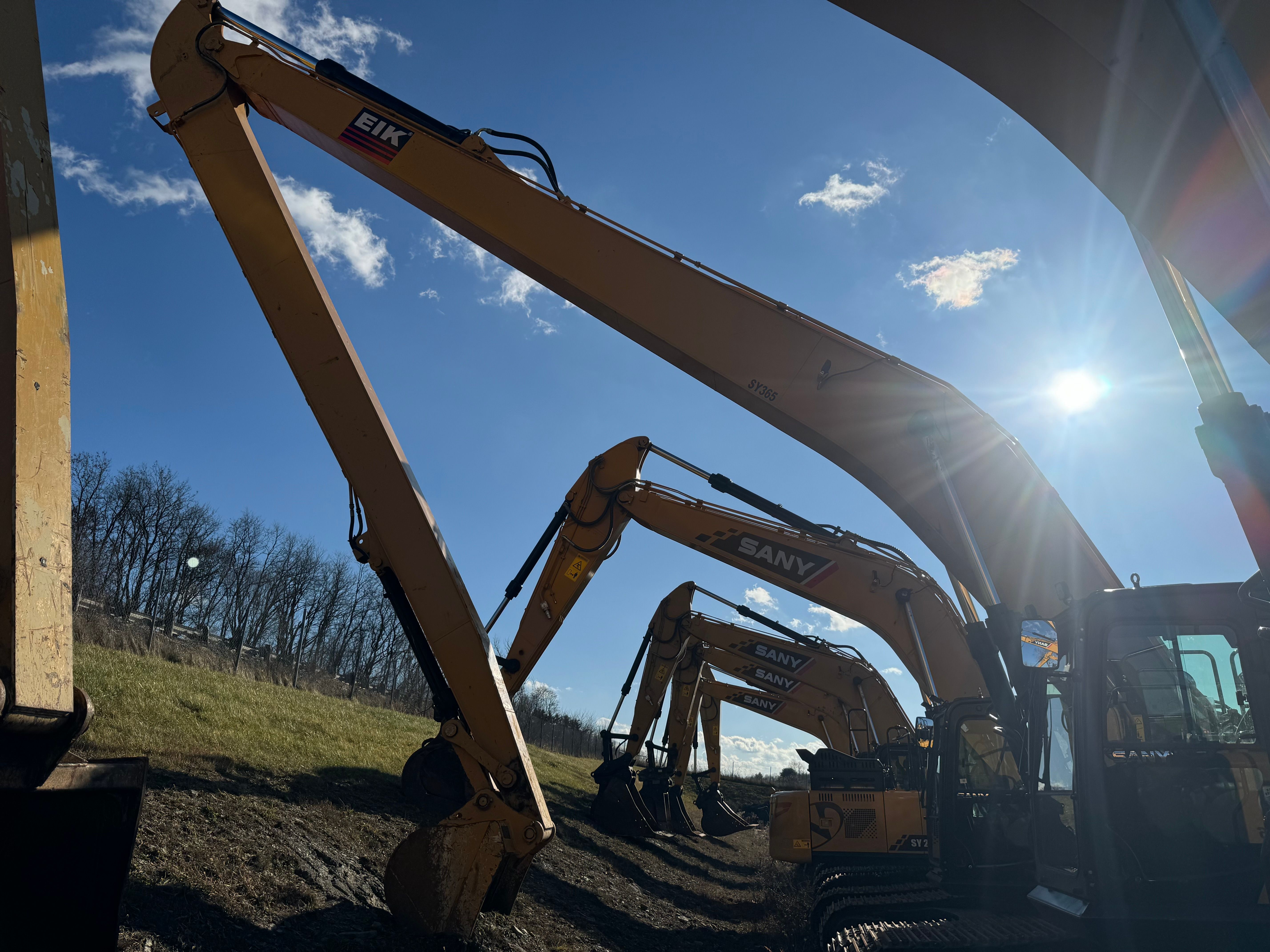 65' EXCAVATOR LONG FRONT FOR SY335C LC Photo 2 Thumbnail