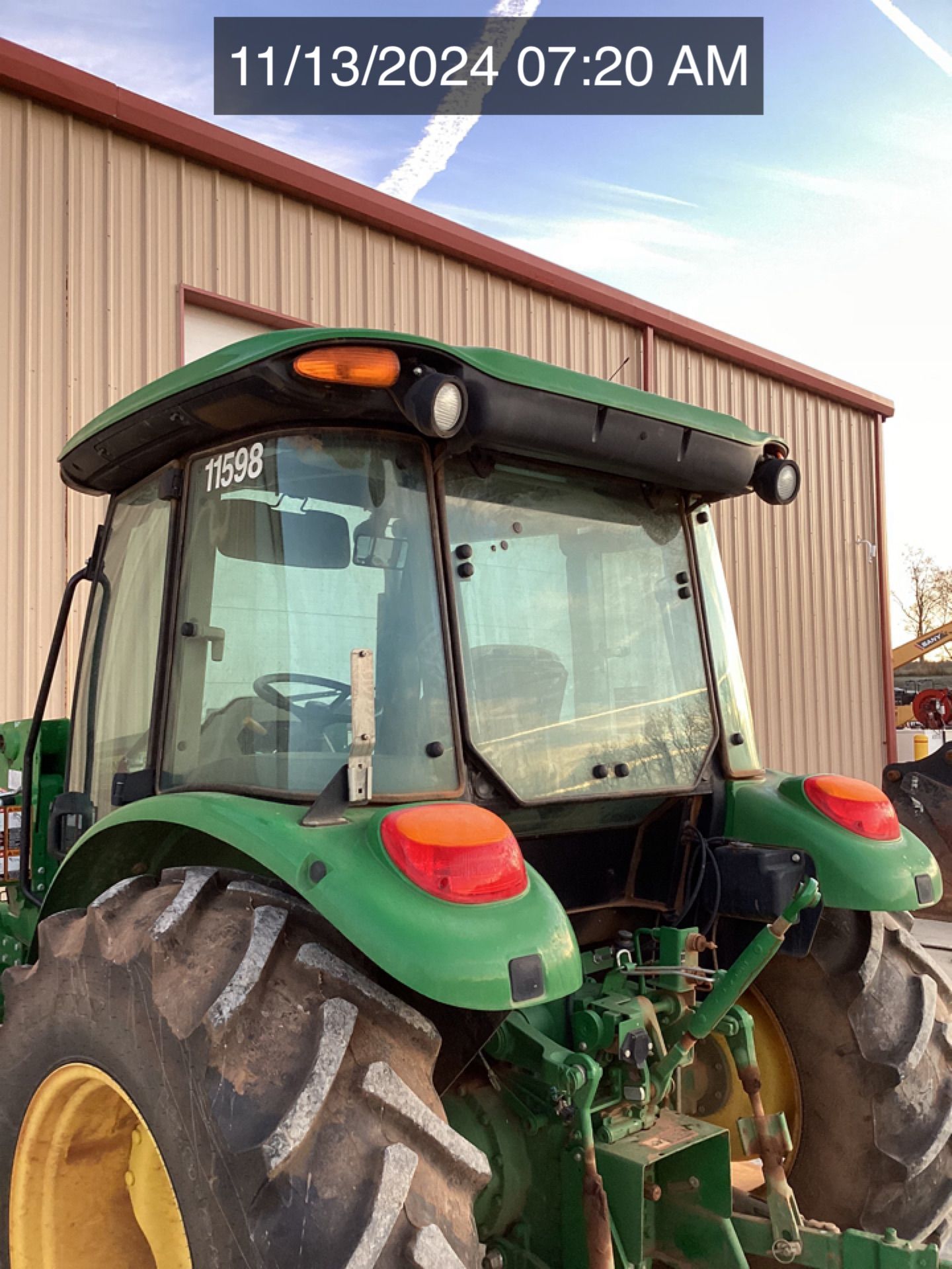 2022 JOHN DEERE 5065E Photo 11 Thumbnail