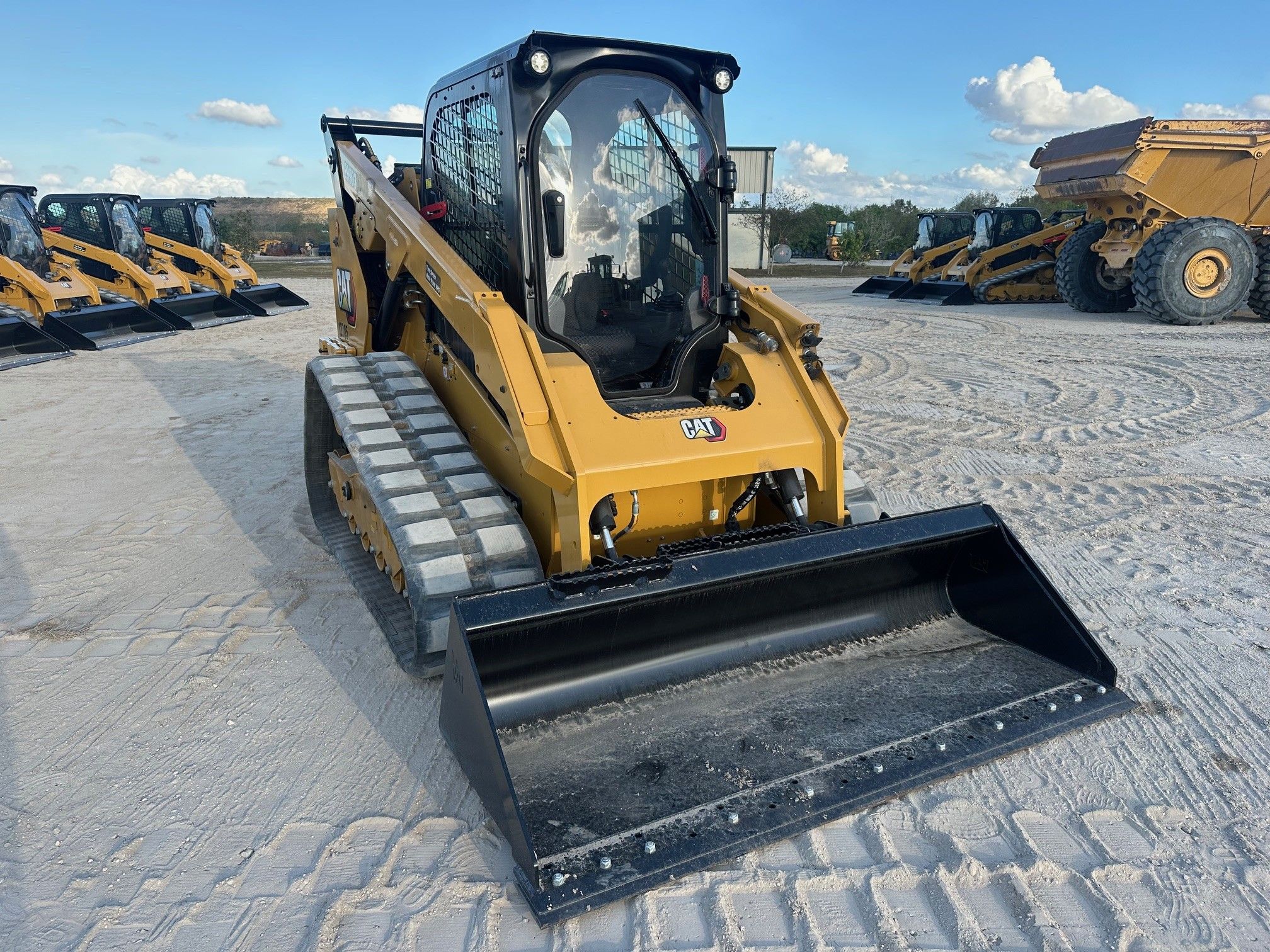 2024 CAT 299D3 Photo 6 Thumbnail