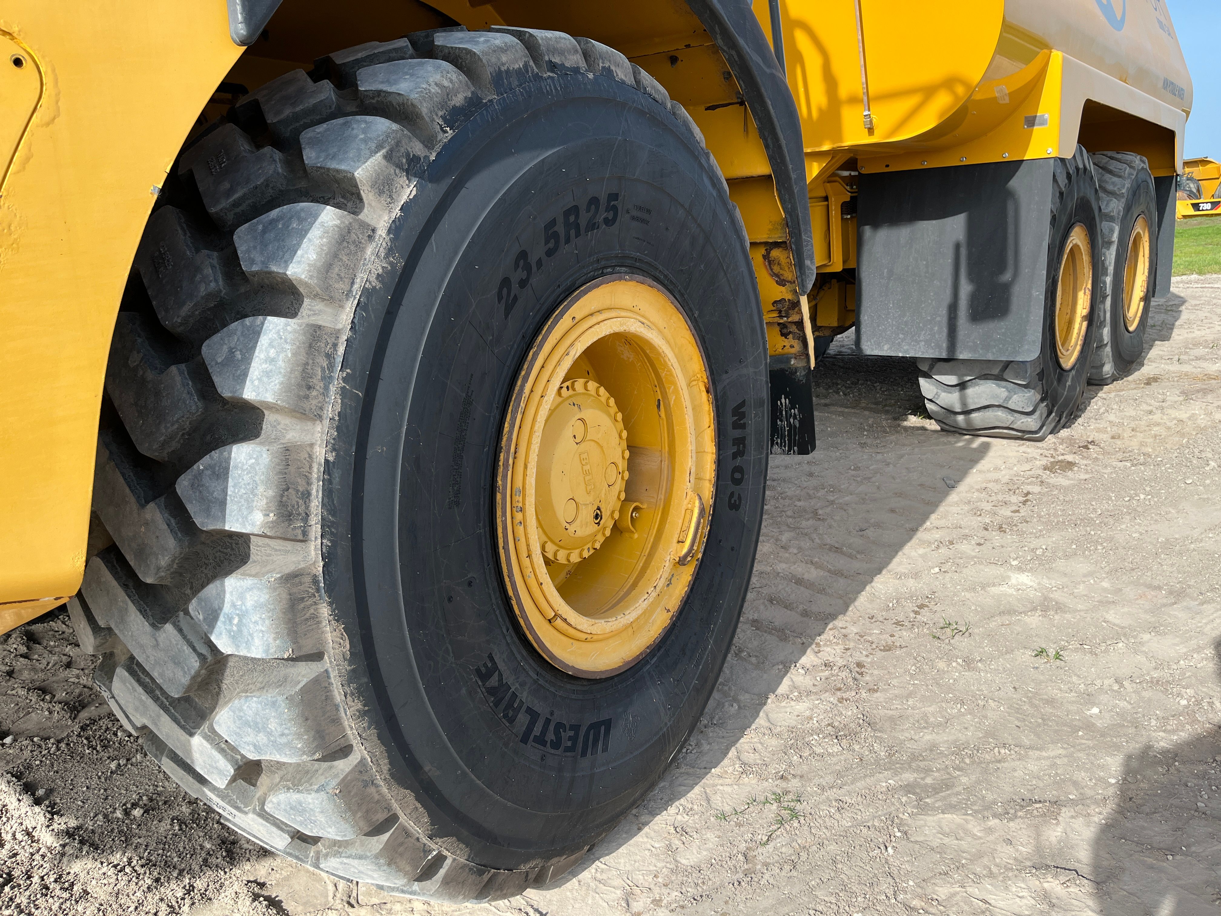 2019 BELL B30E Photo 11 Thumbnail