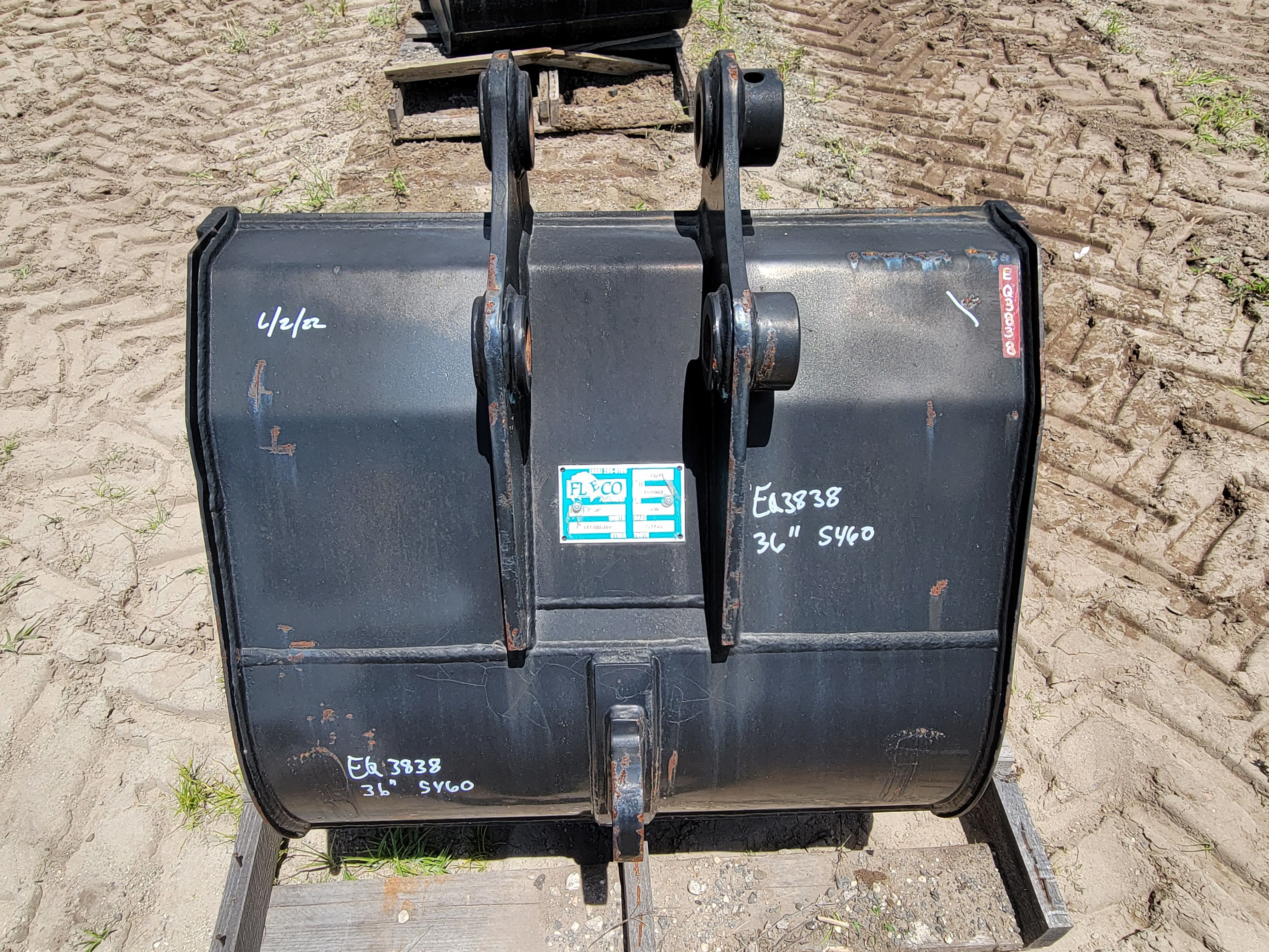 36" BUCKET FOR SY60C Photo 3 Thumbnail