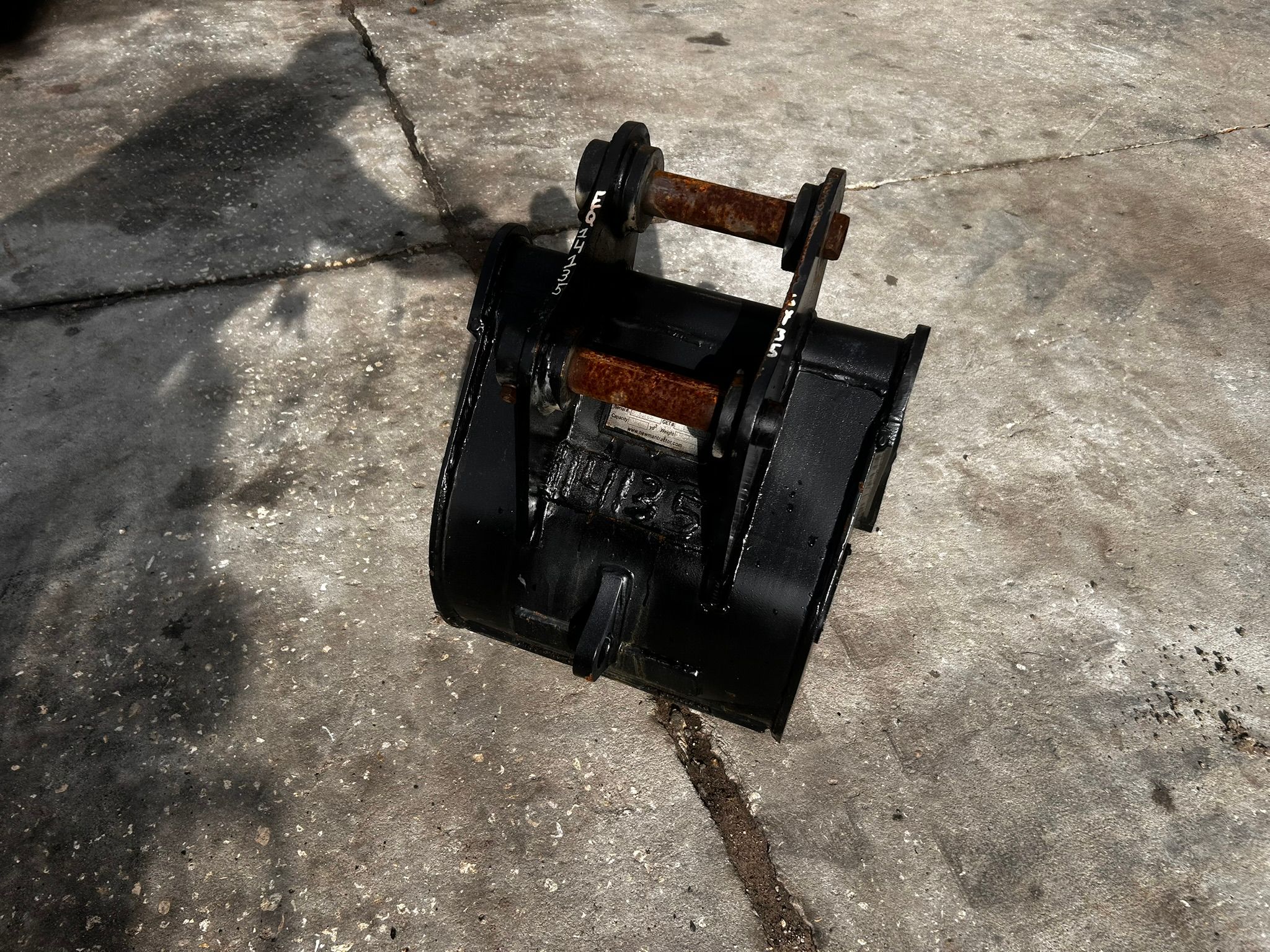 18" BUCKET FOR SY35U Photo 3 Thumbnail