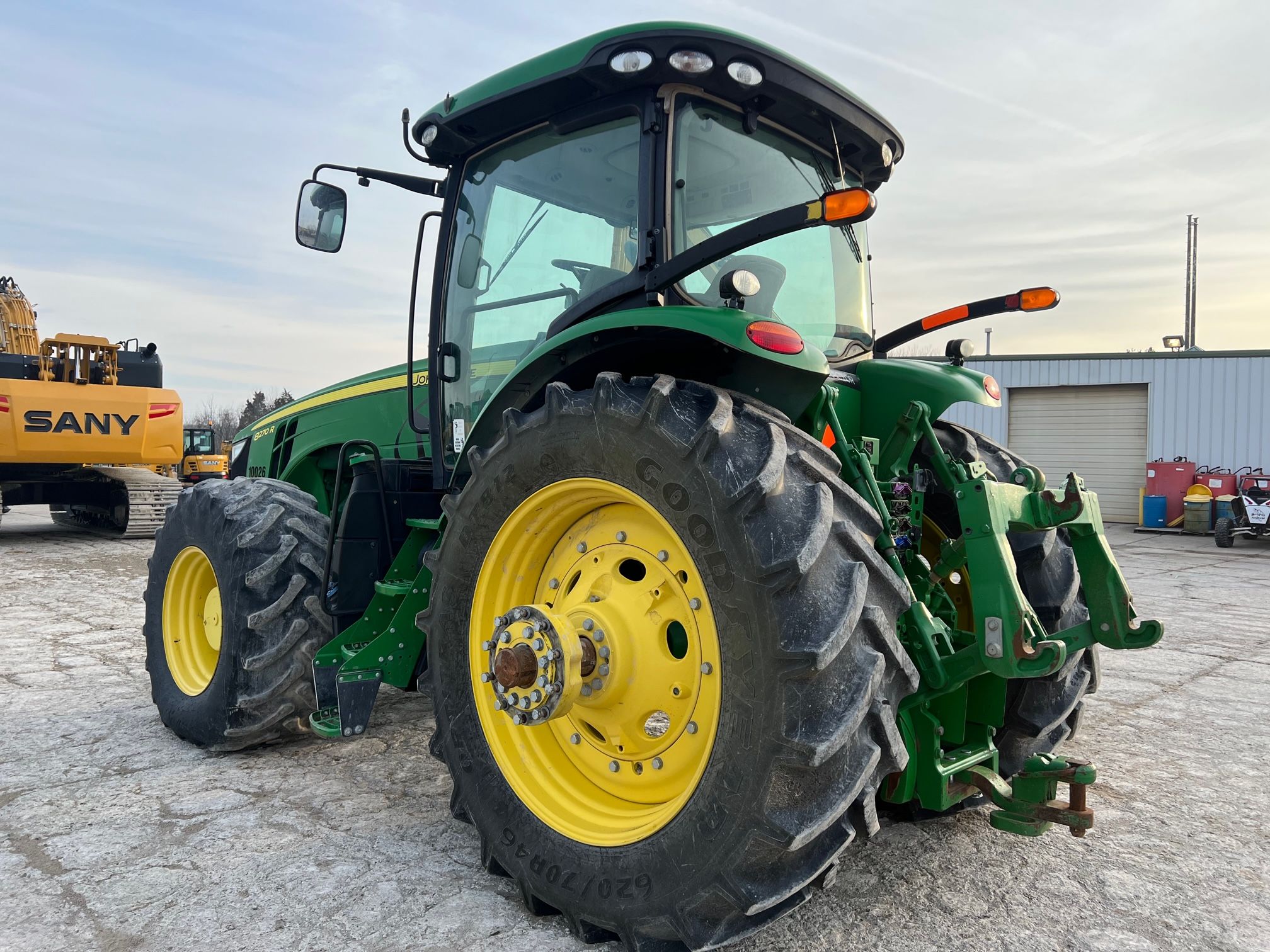 2015 JOHN DEERE 8270R Photo 3 Thumbnail