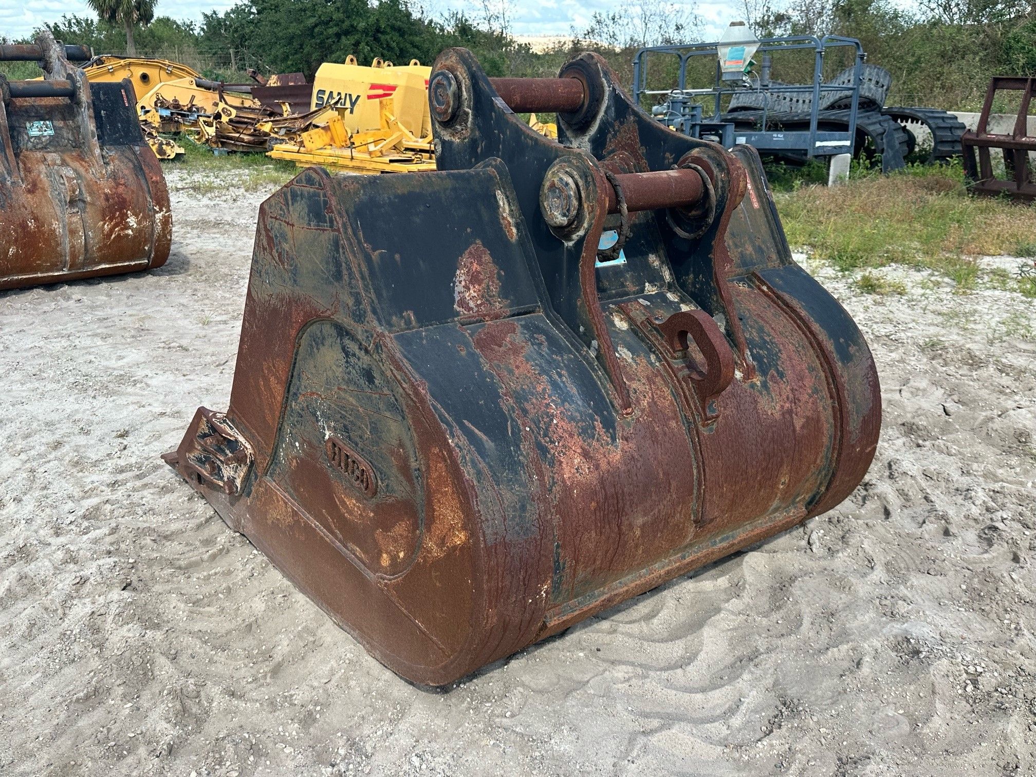 54" BUCKET FOR SY215C Photo 2 Thumbnail