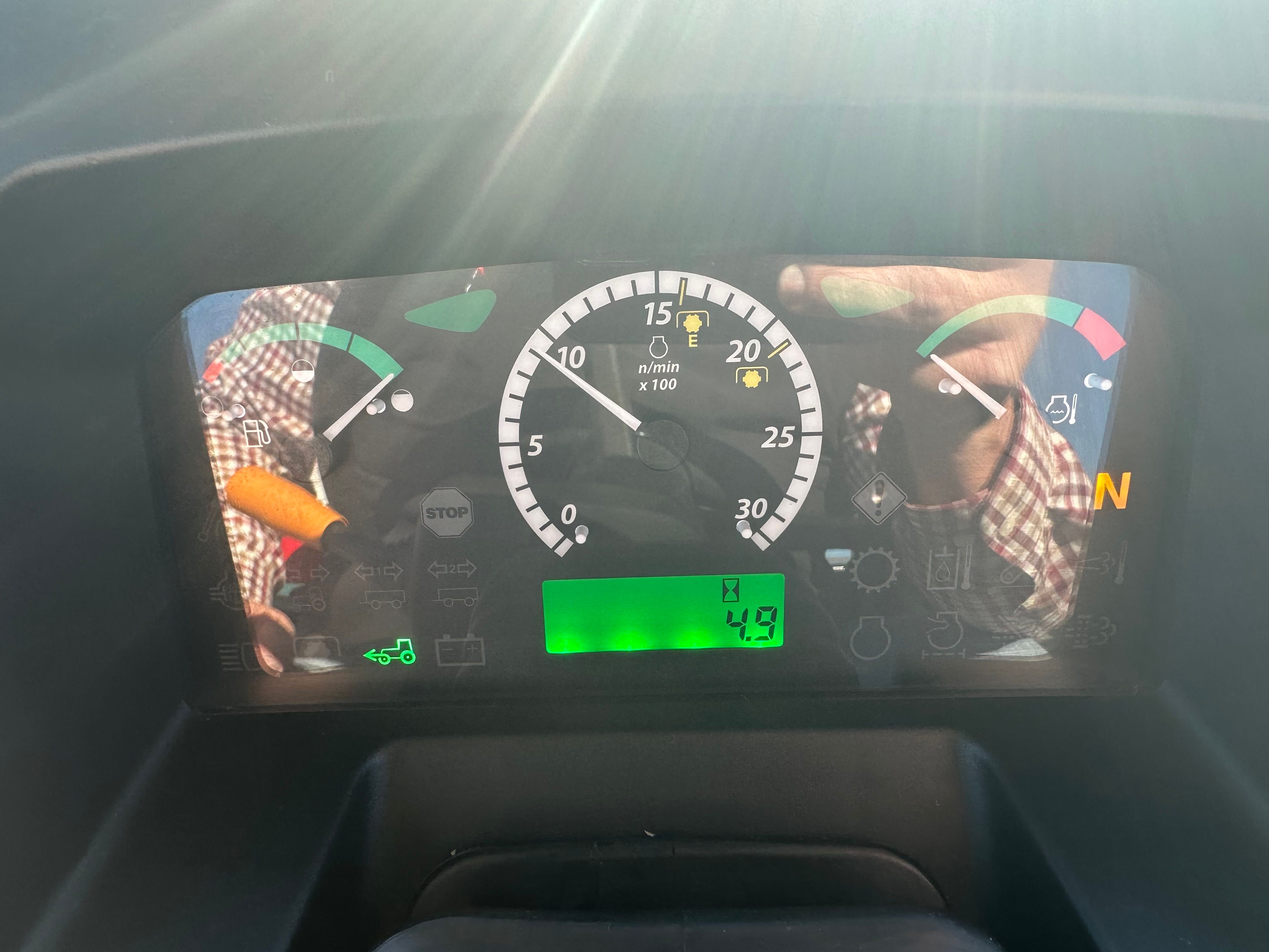 2022 JOHN DEERE 5075E Photo 10 Thumbnail