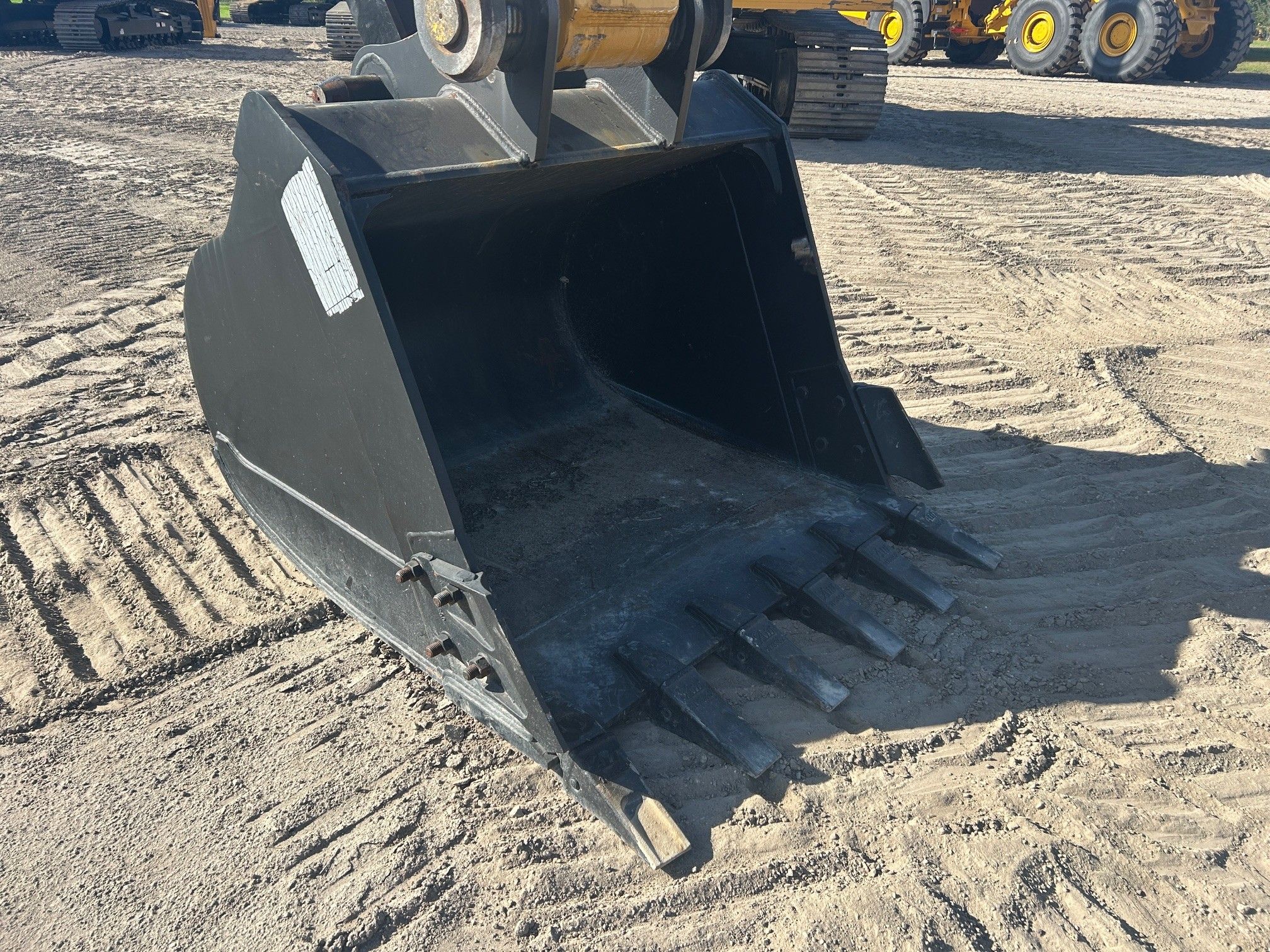 54" BUCKET FOR SY265C Photo 4 Thumbnail