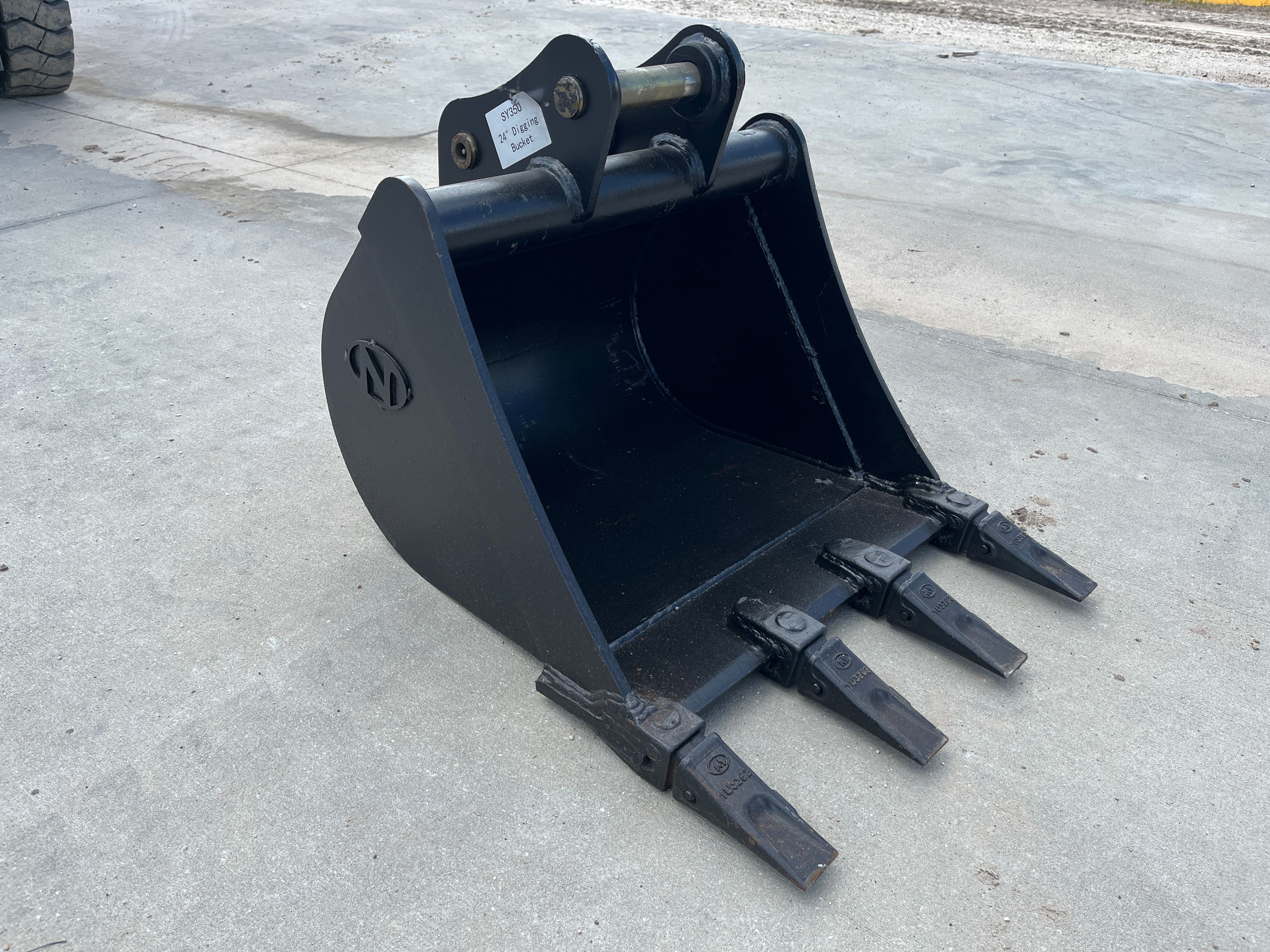 24" BUCKET FOR SY35U Photo 4 Thumbnail